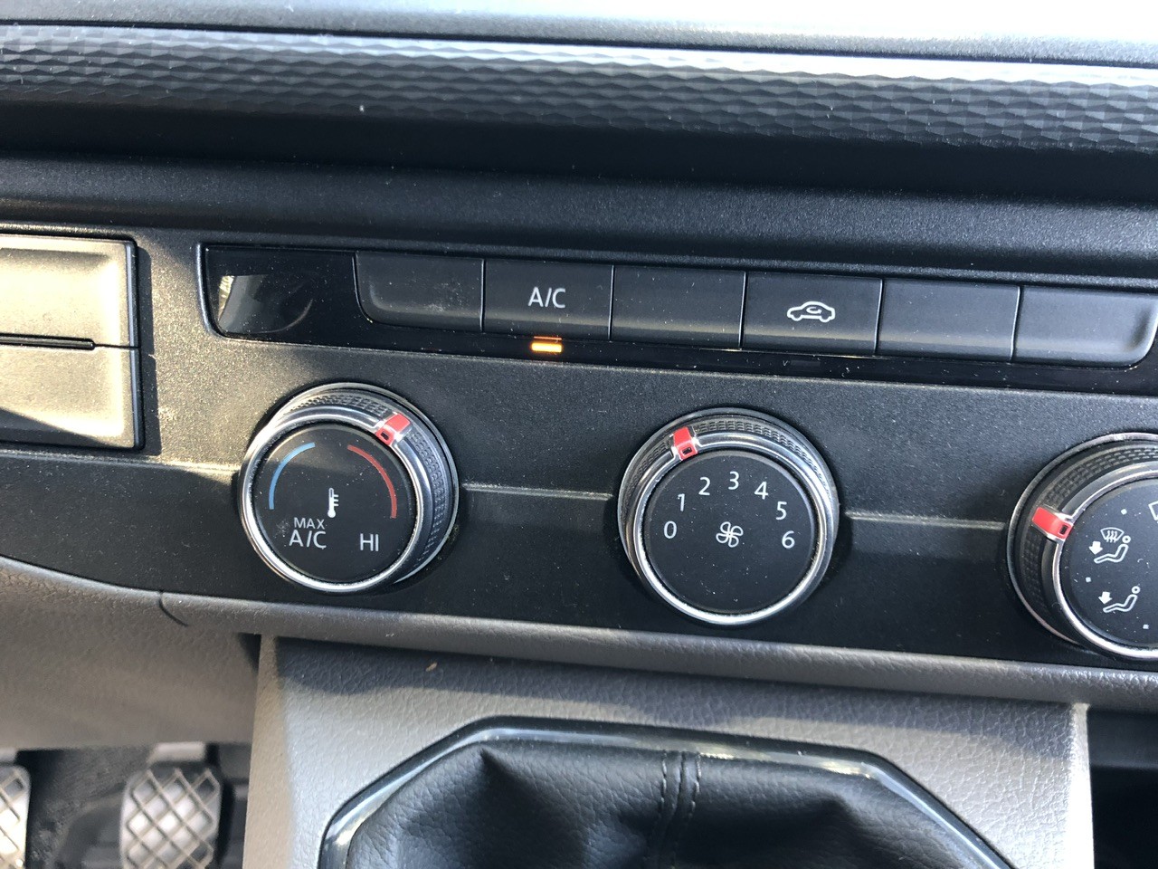 VW T6.1 2.0 TDI-image-12
