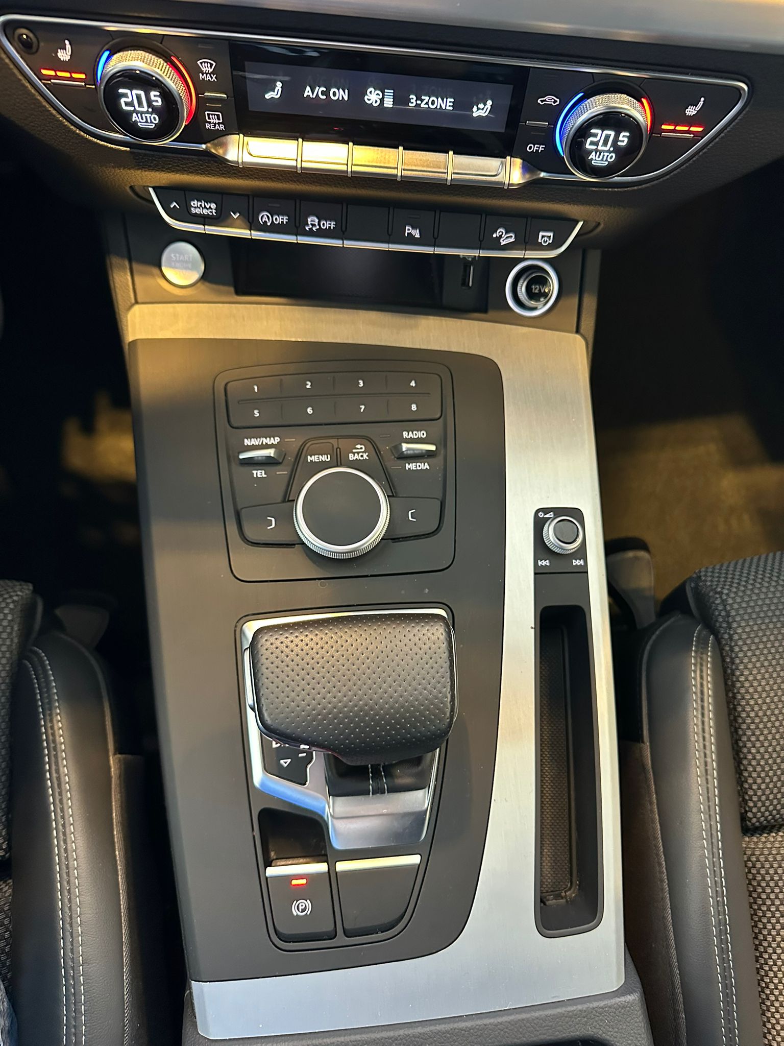 AUDI Q5 2.0 TFSI sport quattro S-tronic-image-12