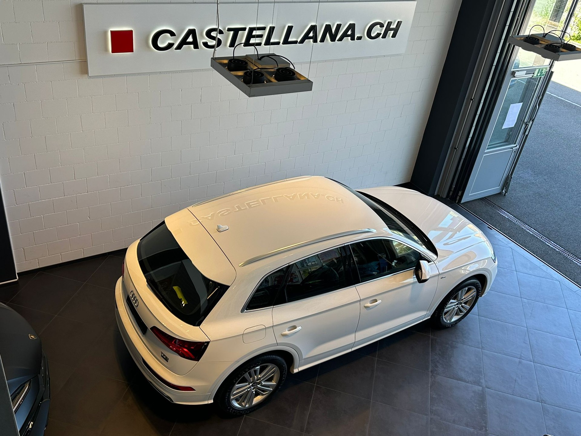 AUDI Q5 2.0 TFSI sport quattro S-tronic-image-4