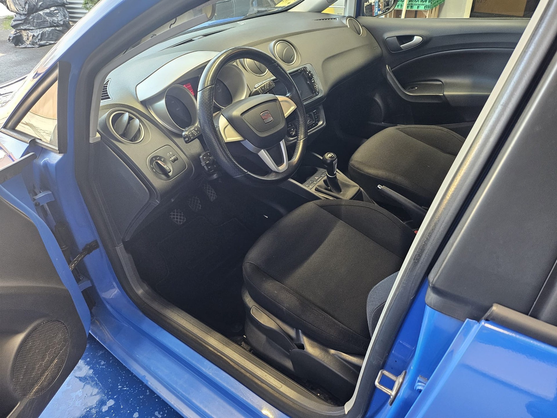SEAT Ibiza 1.6 Sport-image-3