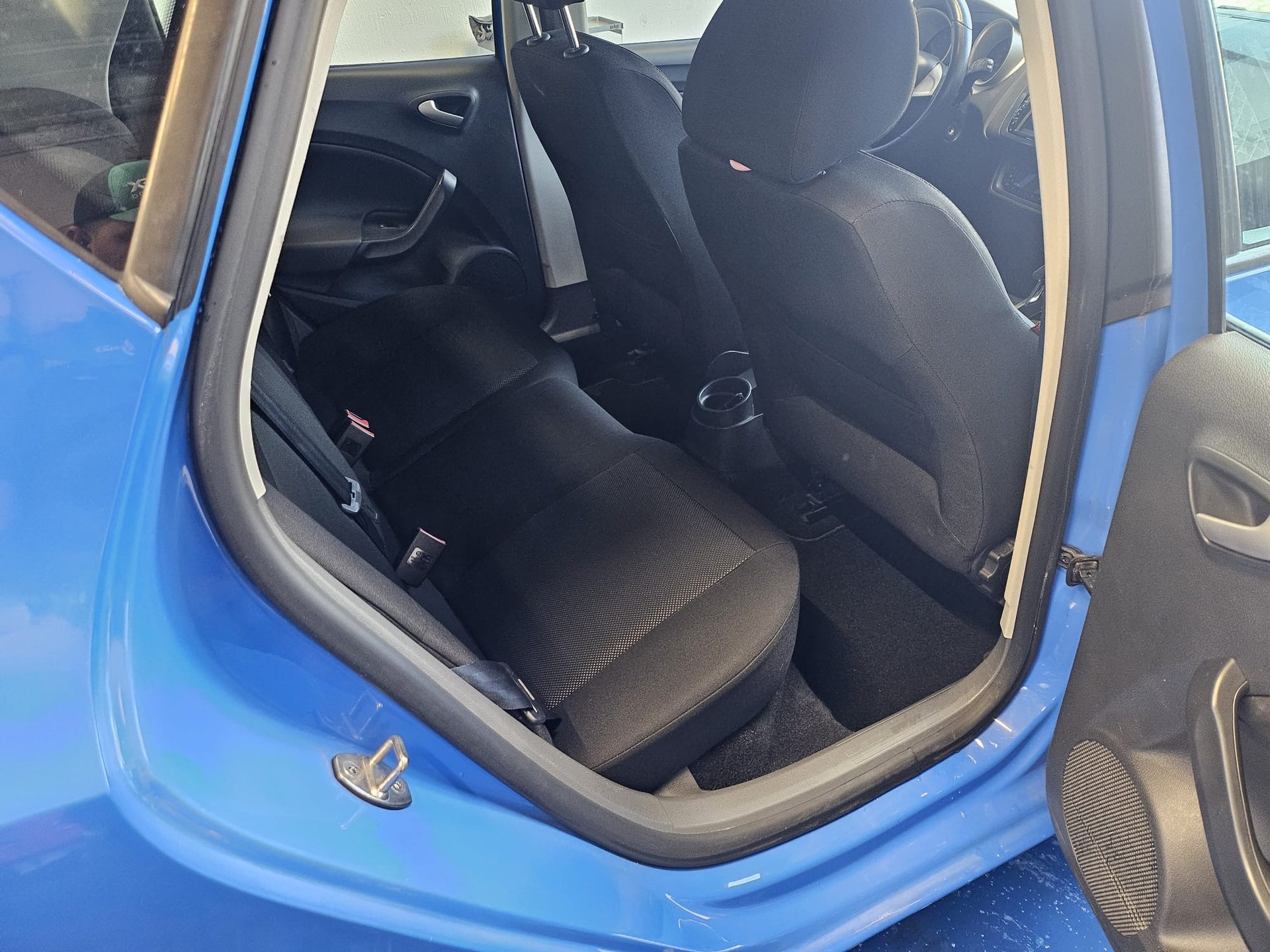 SEAT Ibiza 1.6 Sport-image-9