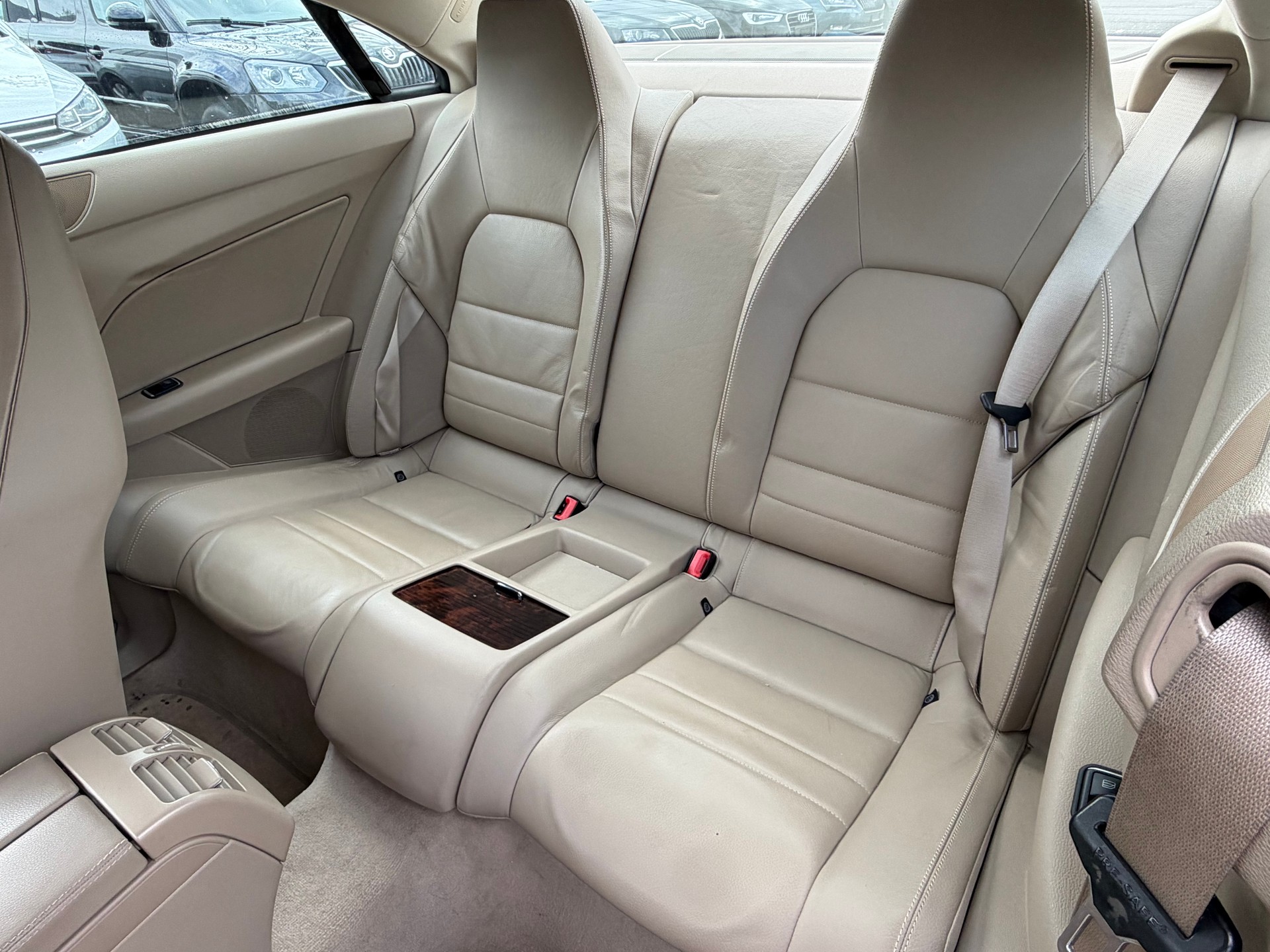 MERCEDES-BENZ E 350 CDI BlueEfficiency 7G-Tronic-image-9