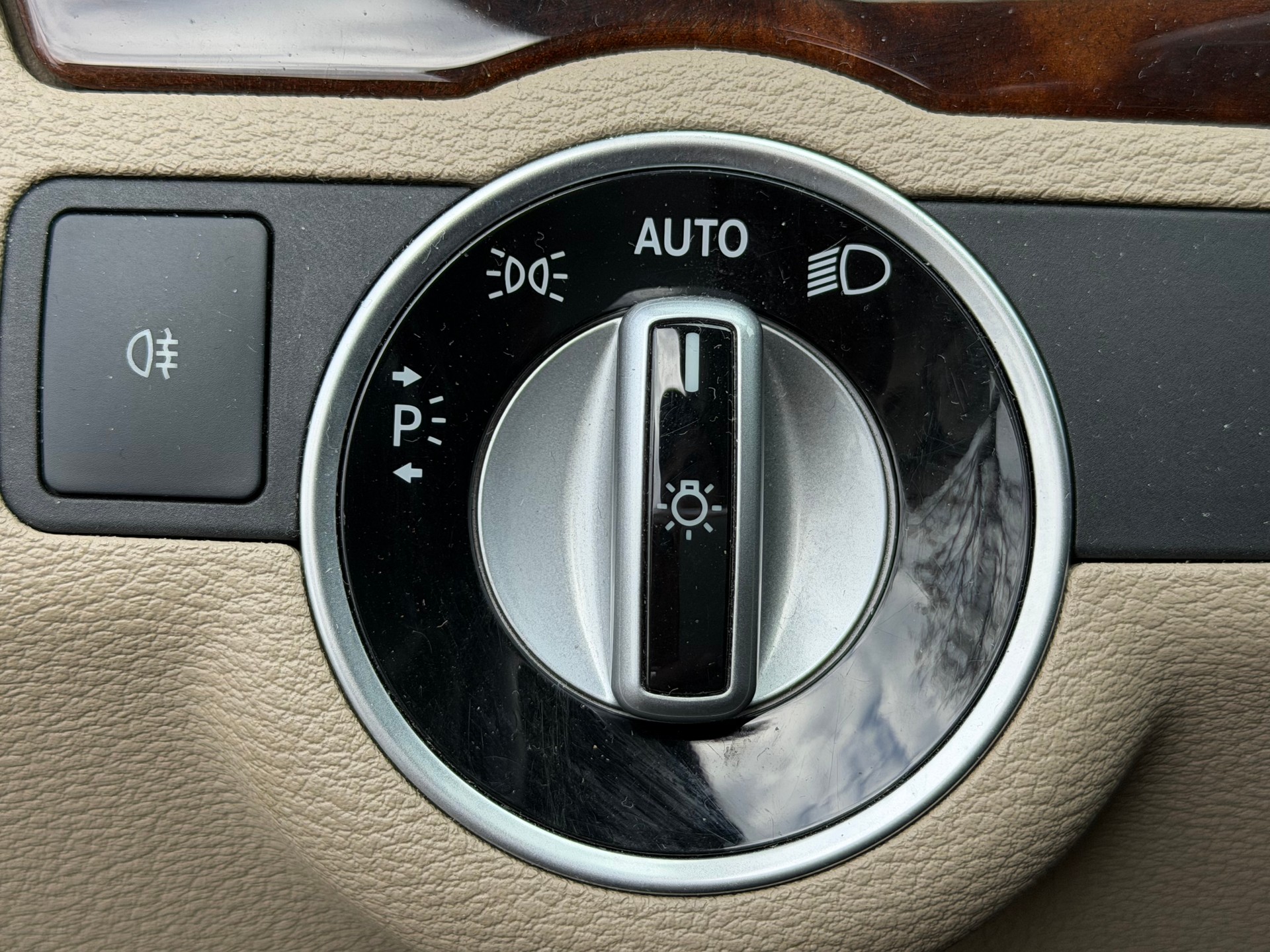 MERCEDES-BENZ E 350 CDI BlueEfficiency 7G-Tronic-image-12
