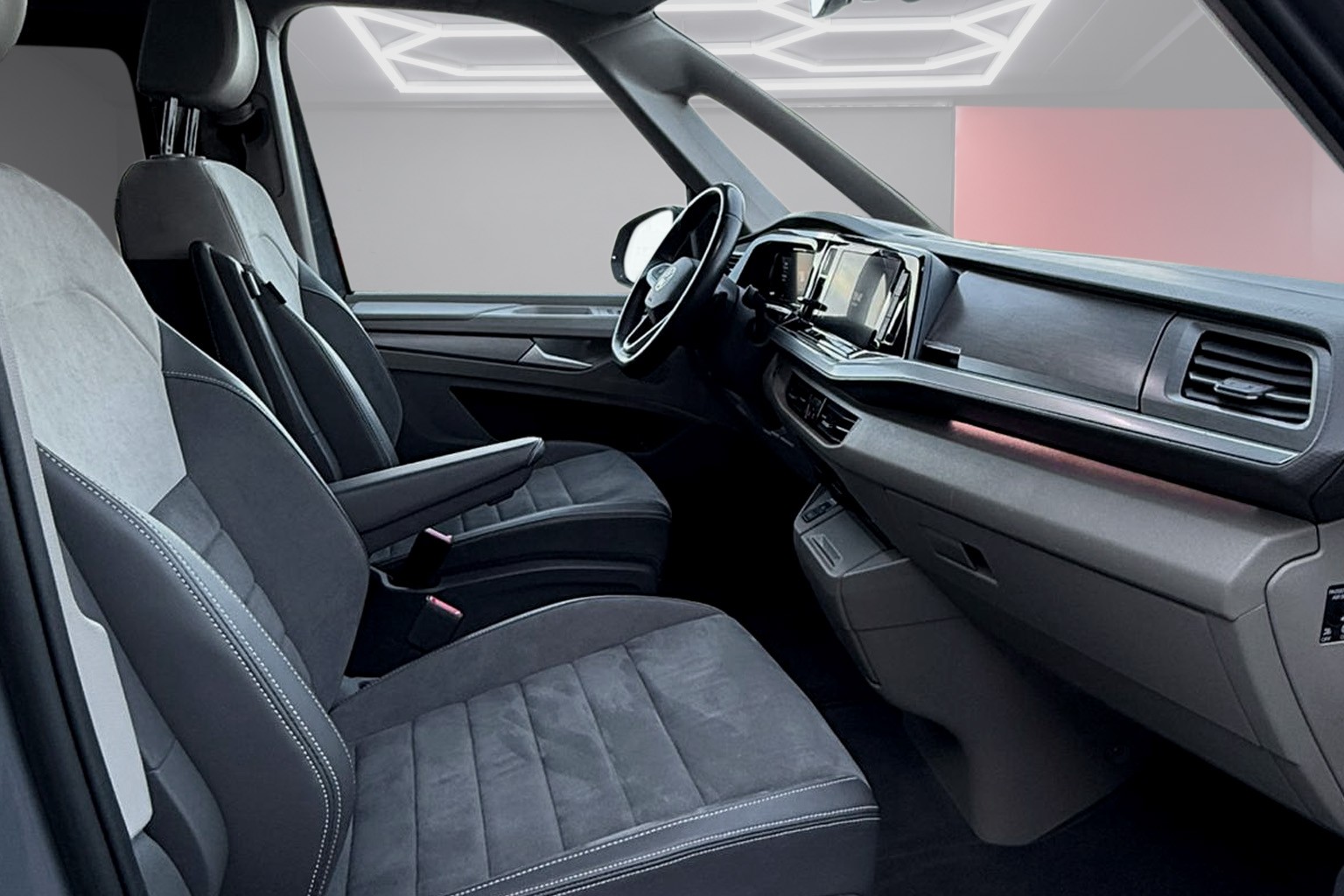VW Multivan 1.4 eHybrid Life Edition DSG Lang-image-13