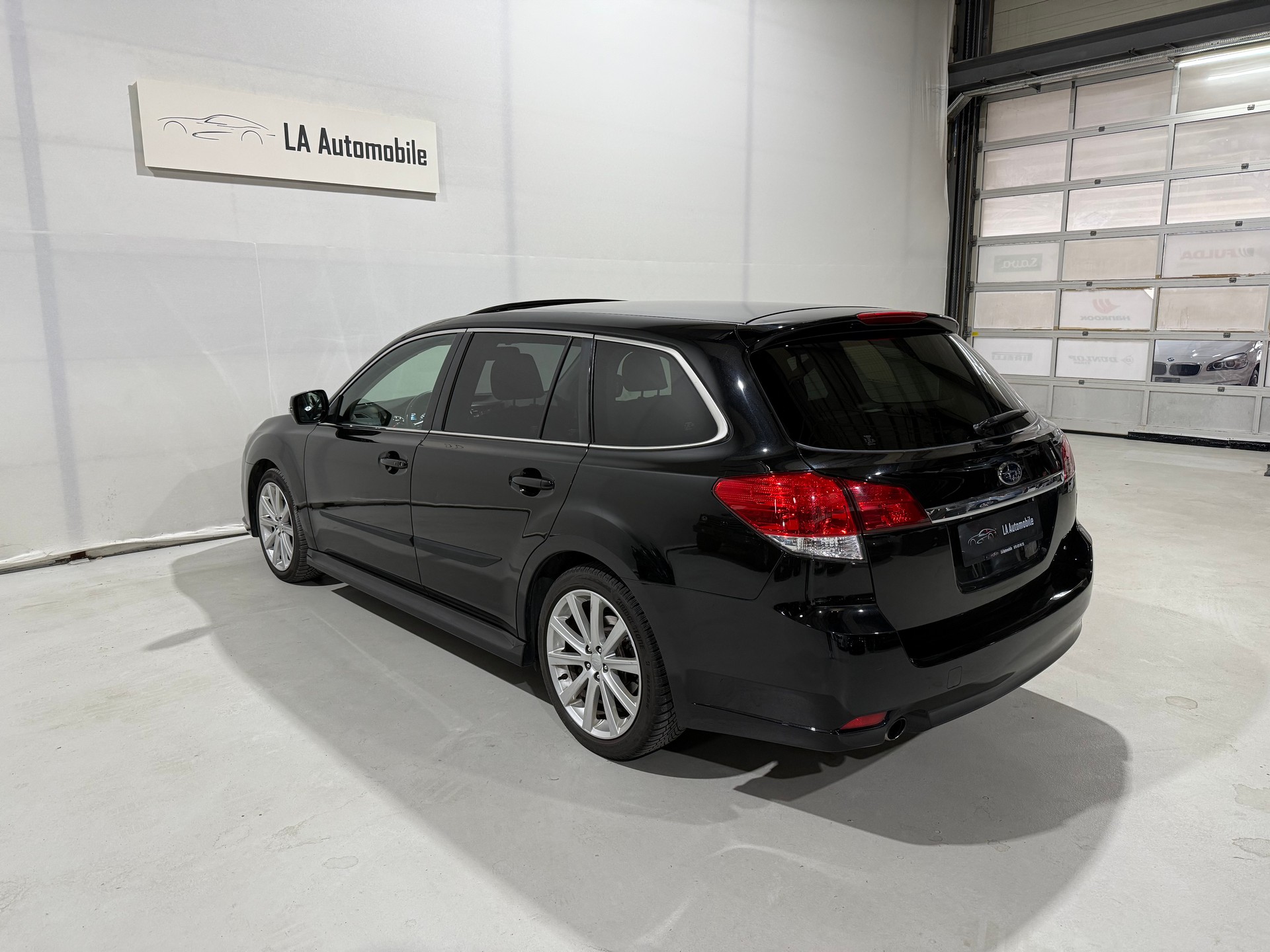 SUBARU Legacy 2.5i Limited S AWD Lineartronic-image-9