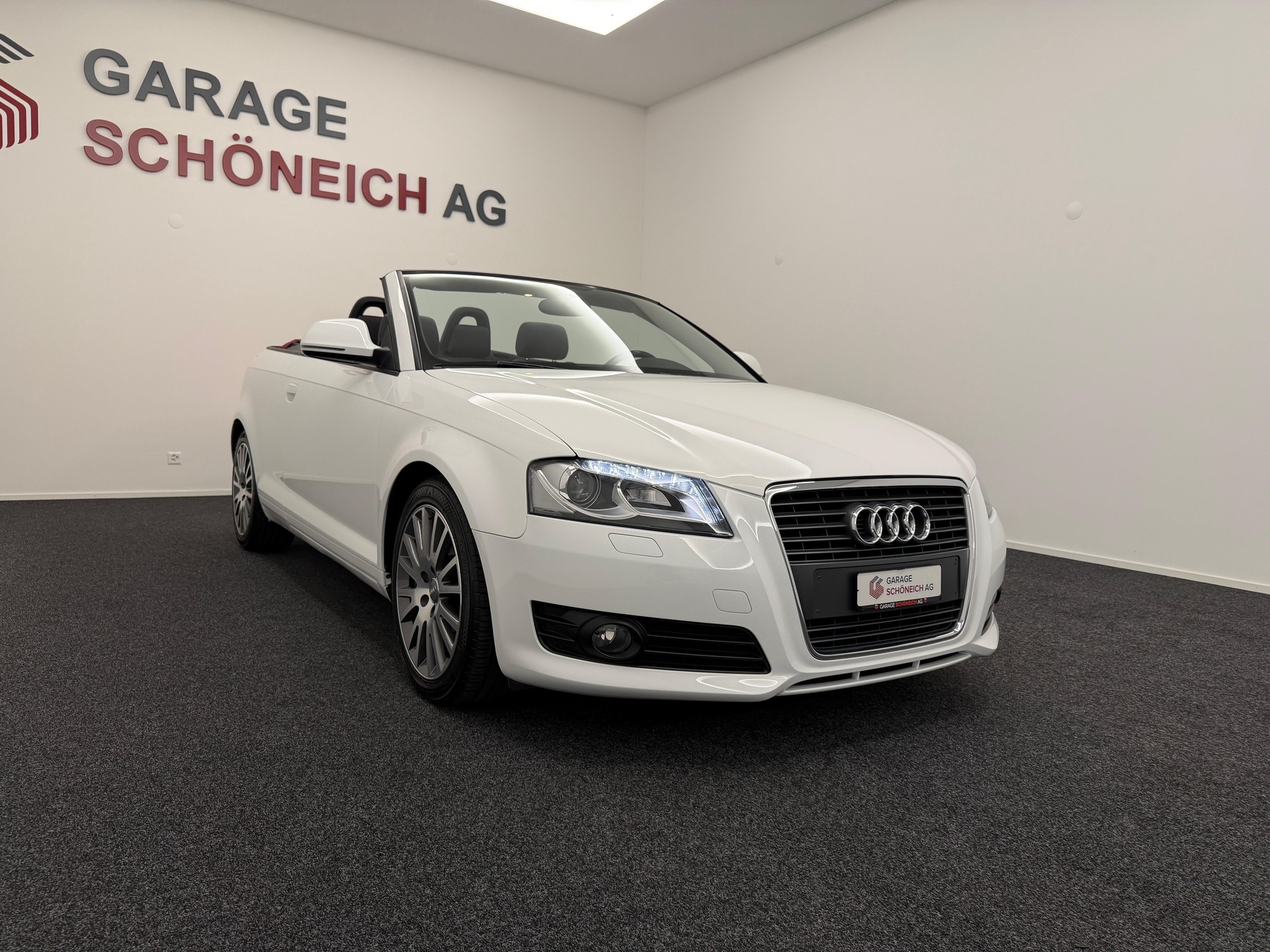 AUDI A3 Cabriolet 2.0 16V T FSI Ambition S-Tr-image-2