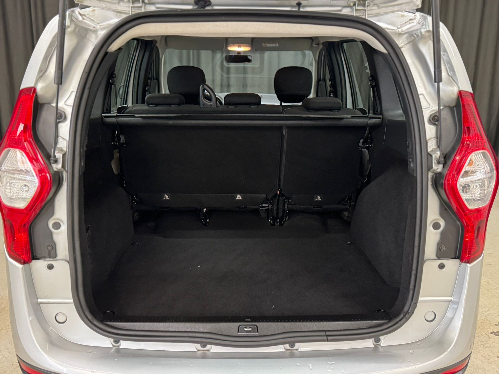 DACIA Lodgy 1.6 16V 5PL-image-13