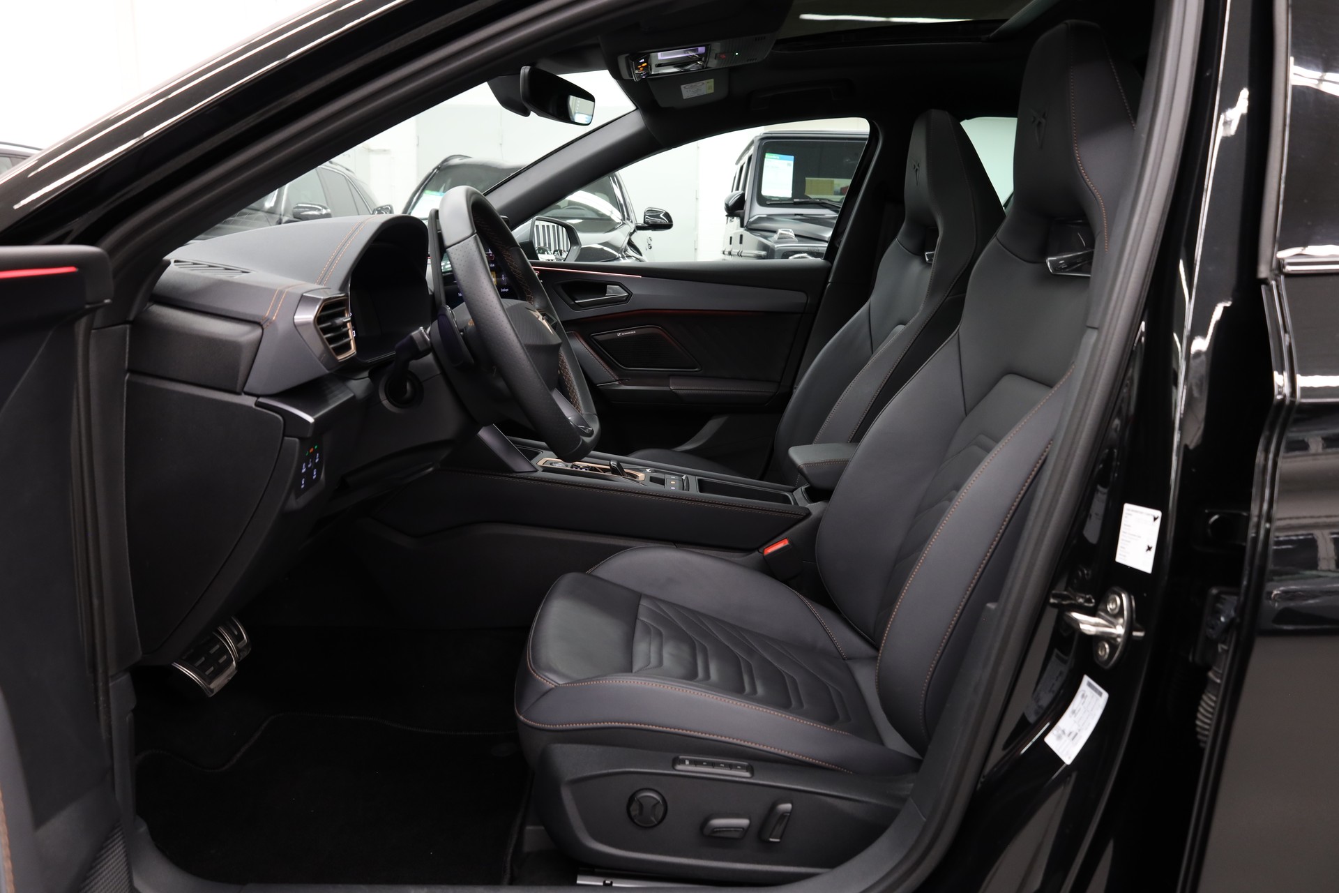 CUPRA Leon 2.0 TSI 300 VZ DSG-image-11