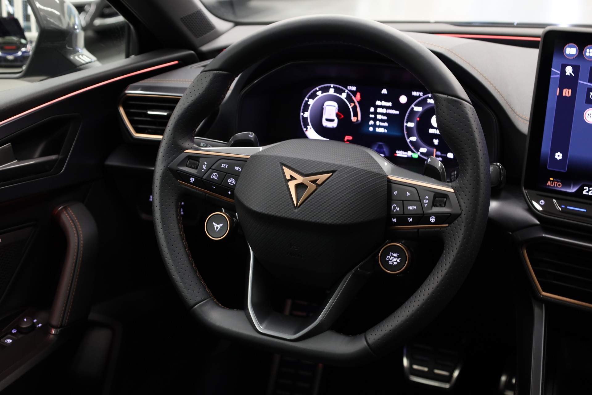 CUPRA Leon 2.0 TSI 300 VZ DSG-image-14