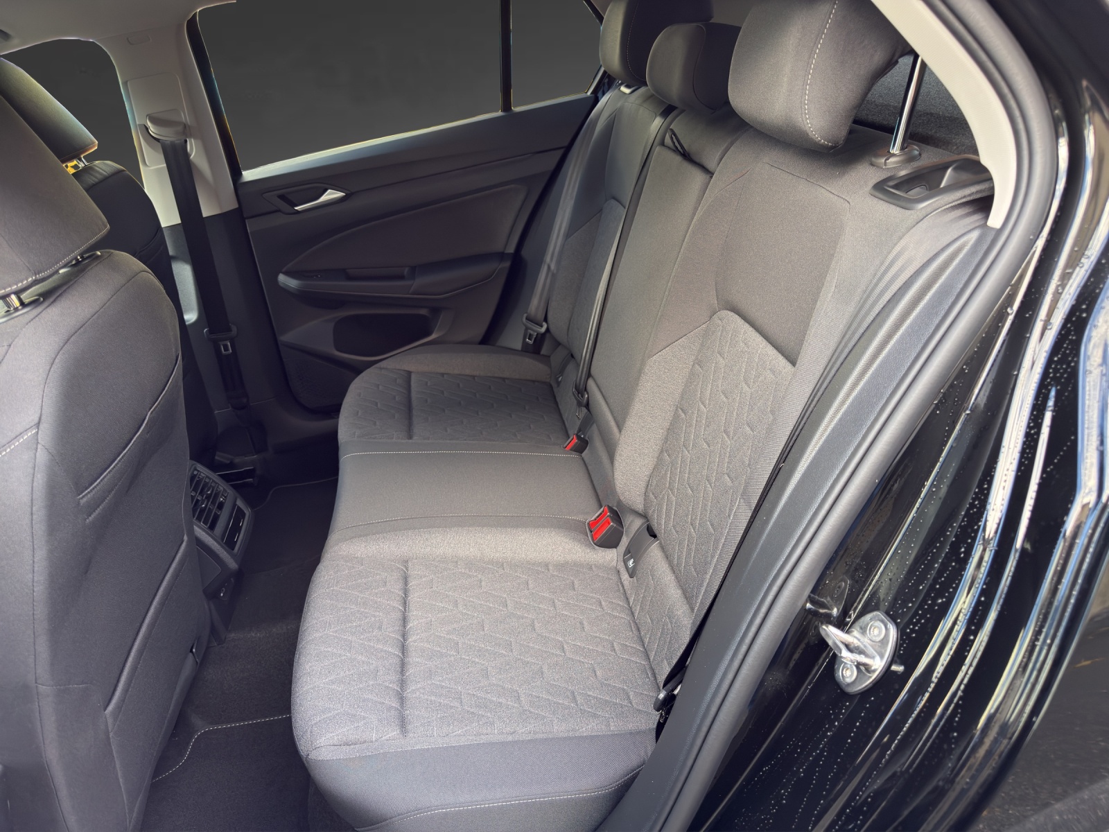VW Golf 1.5 TSI PHEV Life-image-6