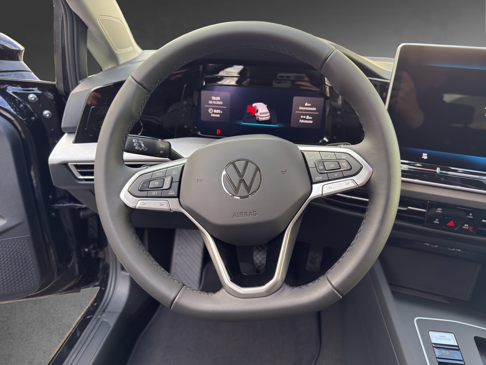 VW Golf 1.5 TSI PHEV Life-image-8