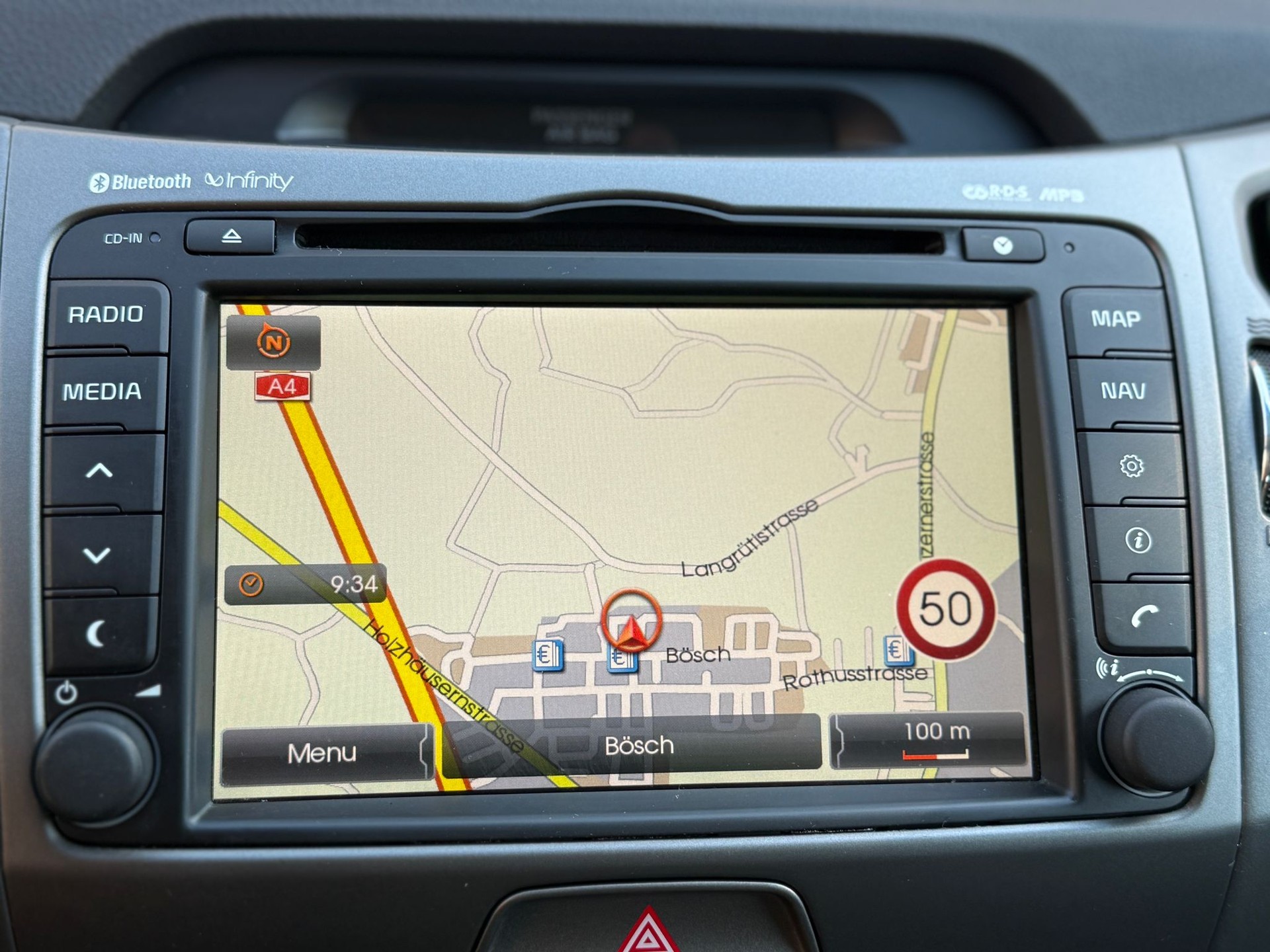KIA Sportage 2.0 CRDi Style-image-17