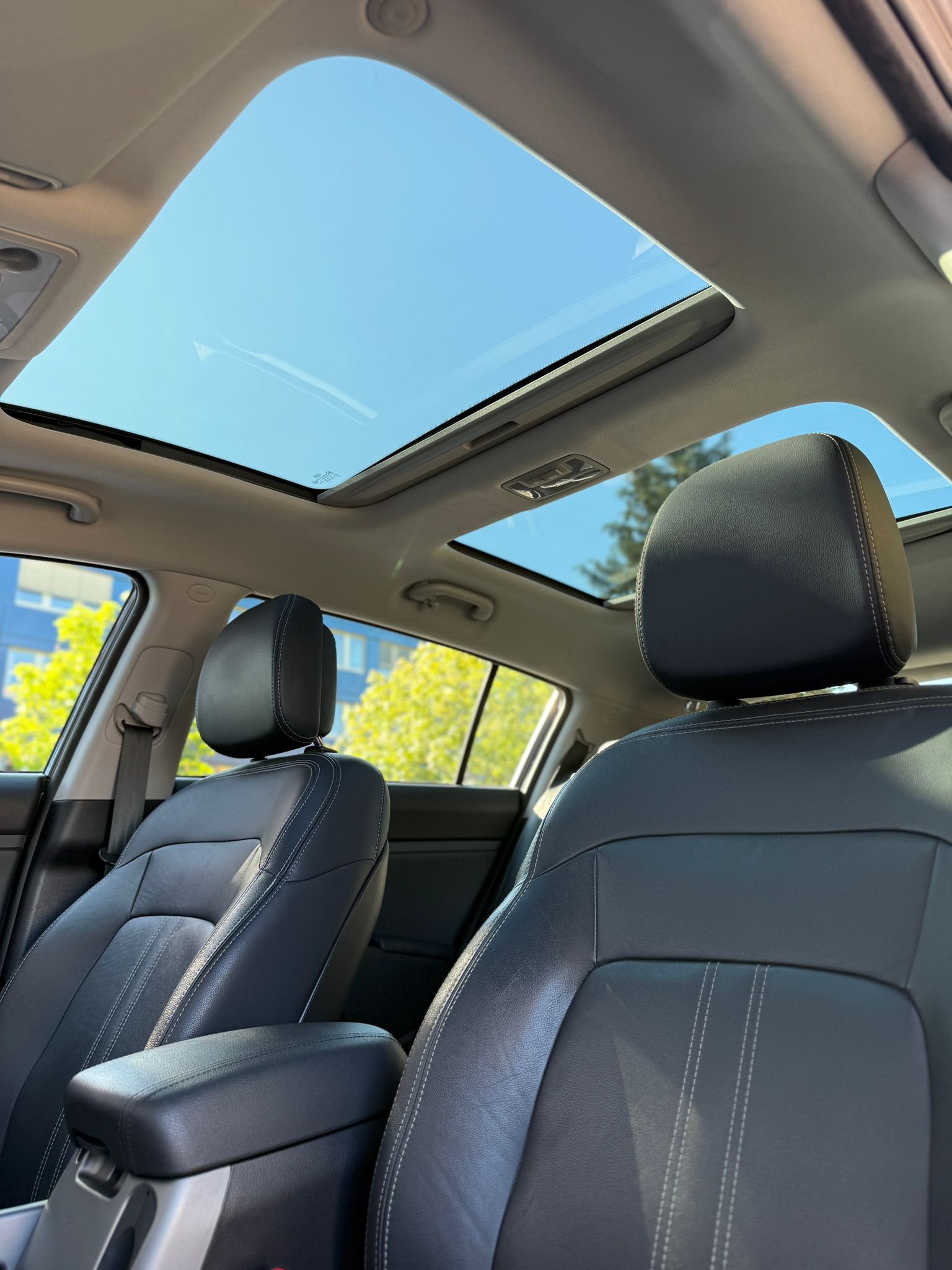 KIA Sportage 2.0 CRDi Style-image-10