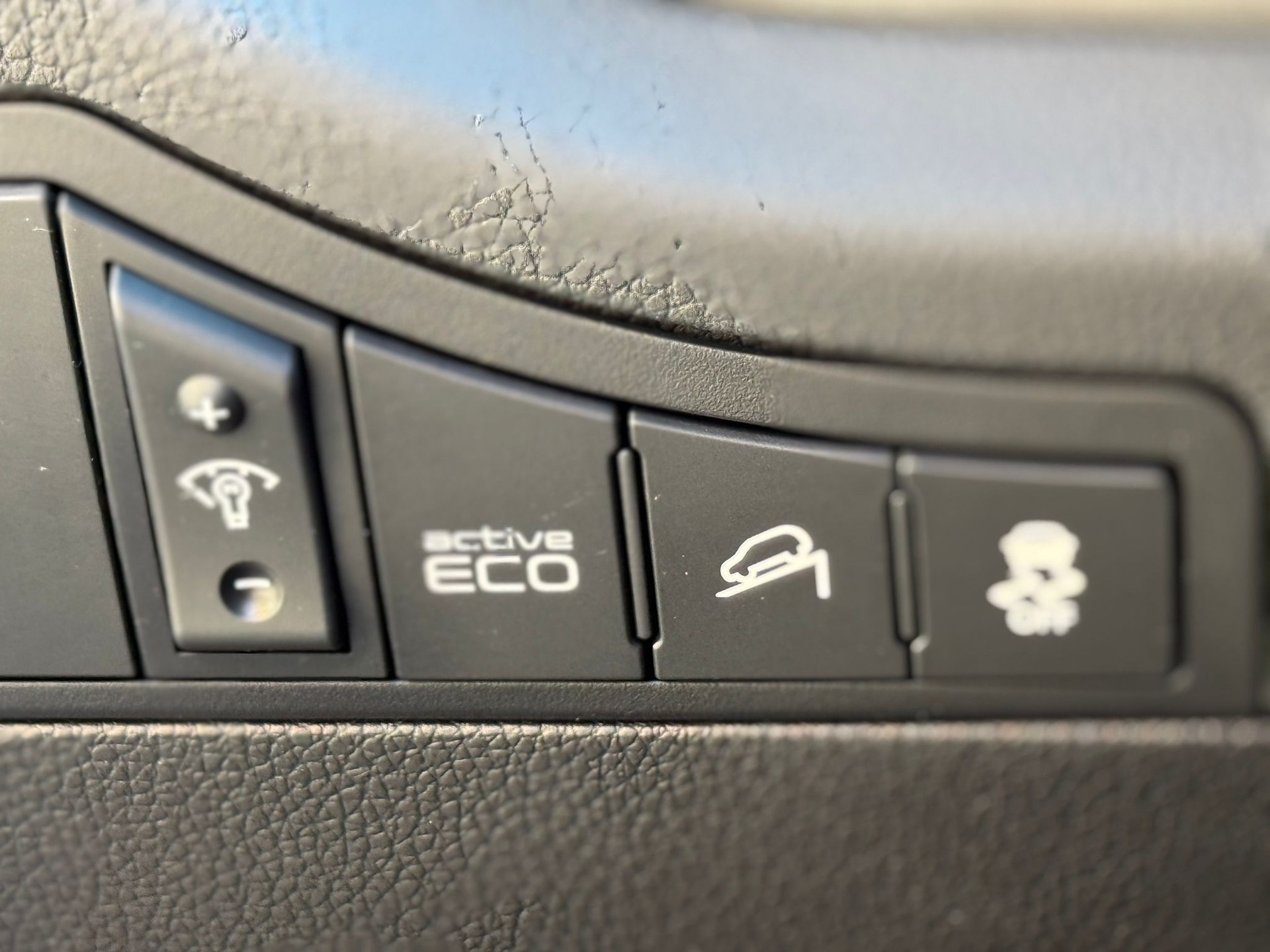 KIA Sportage 2.0 CRDi Style-image-19