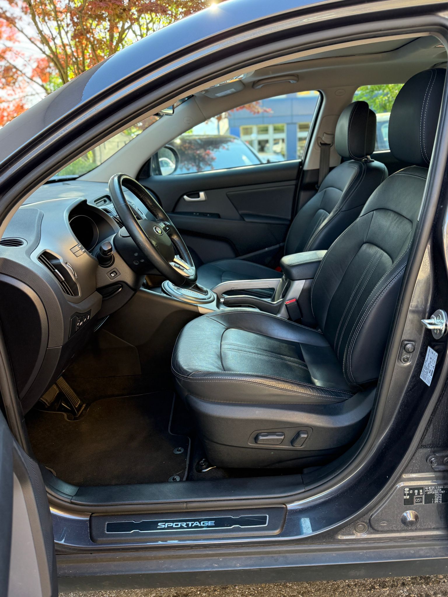 KIA Sportage 2.0 CRDi Style-image-8