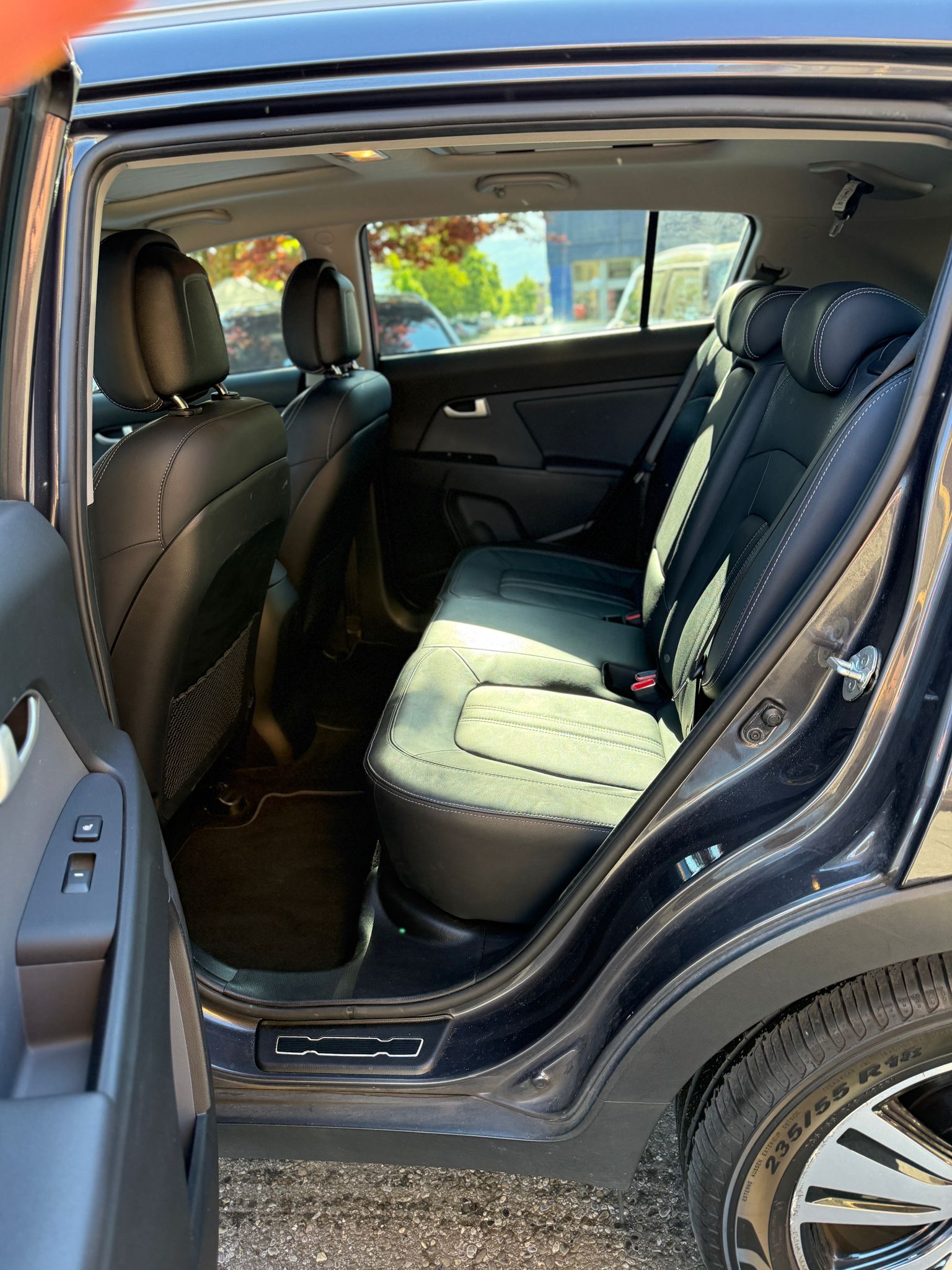 KIA Sportage 2.0 CRDi Style-image-9