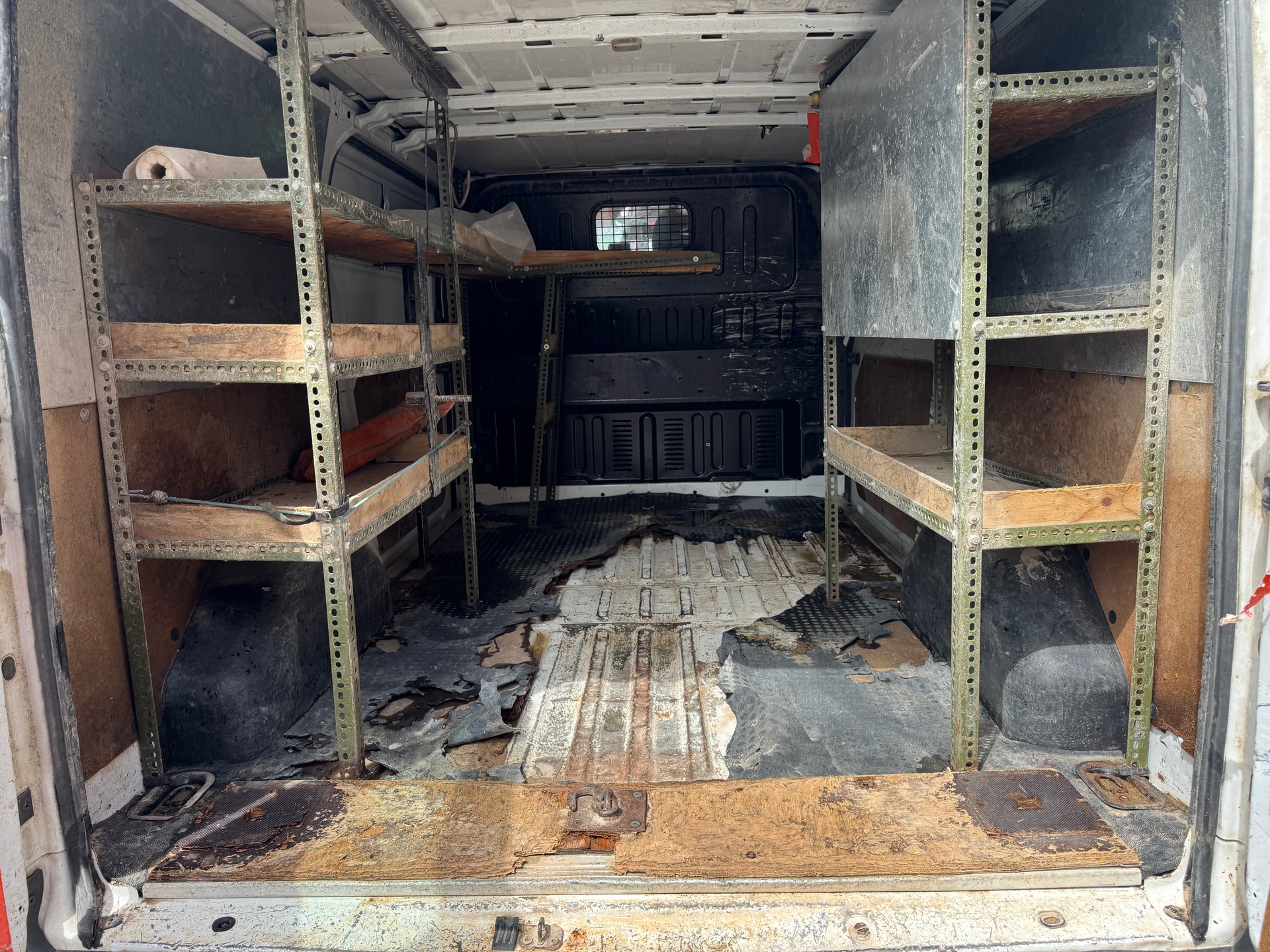 FORD Transit Van 350L Level 3-image-5