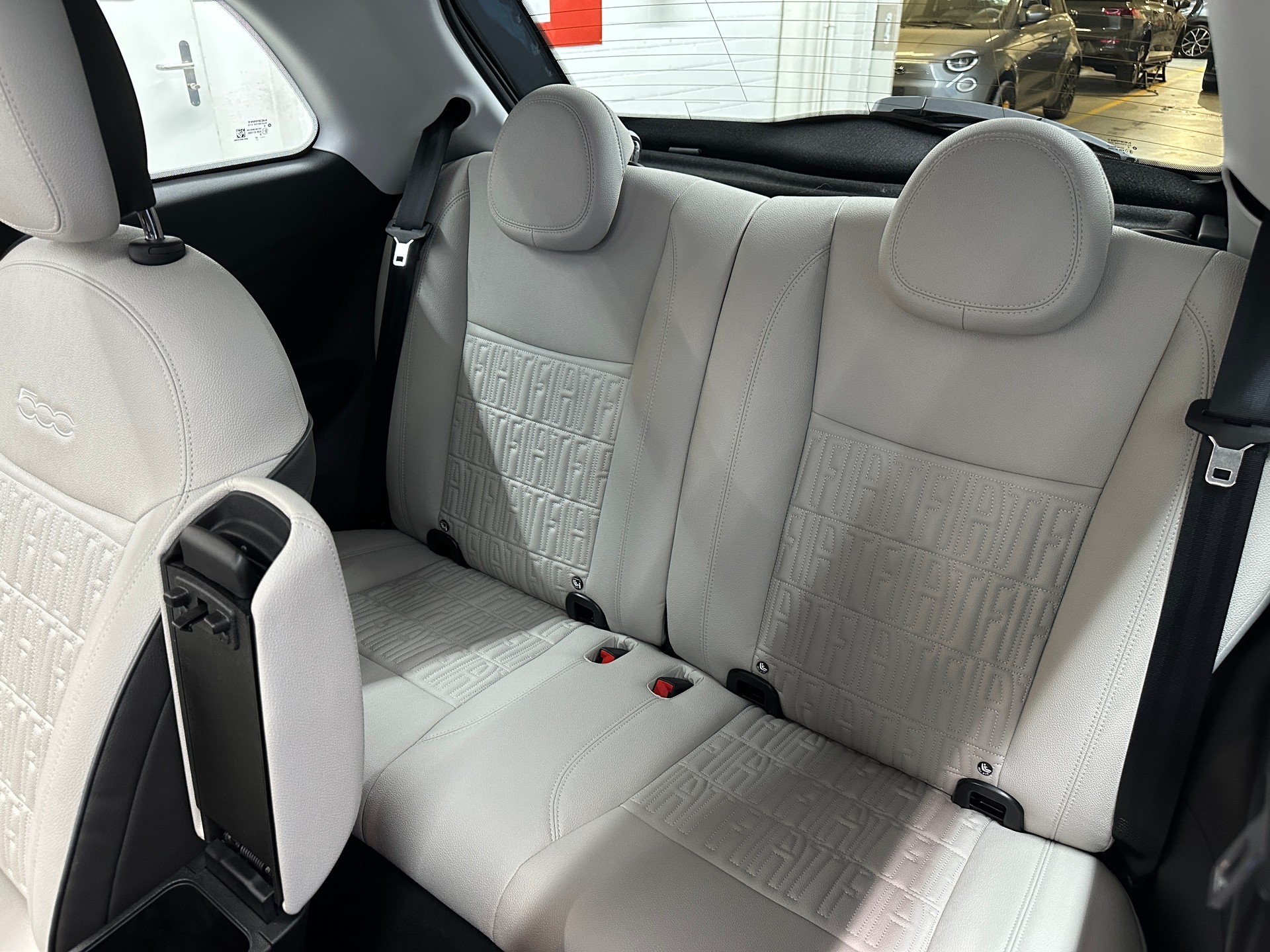 FIAT 500 electric 87 kW La Prima-image-8