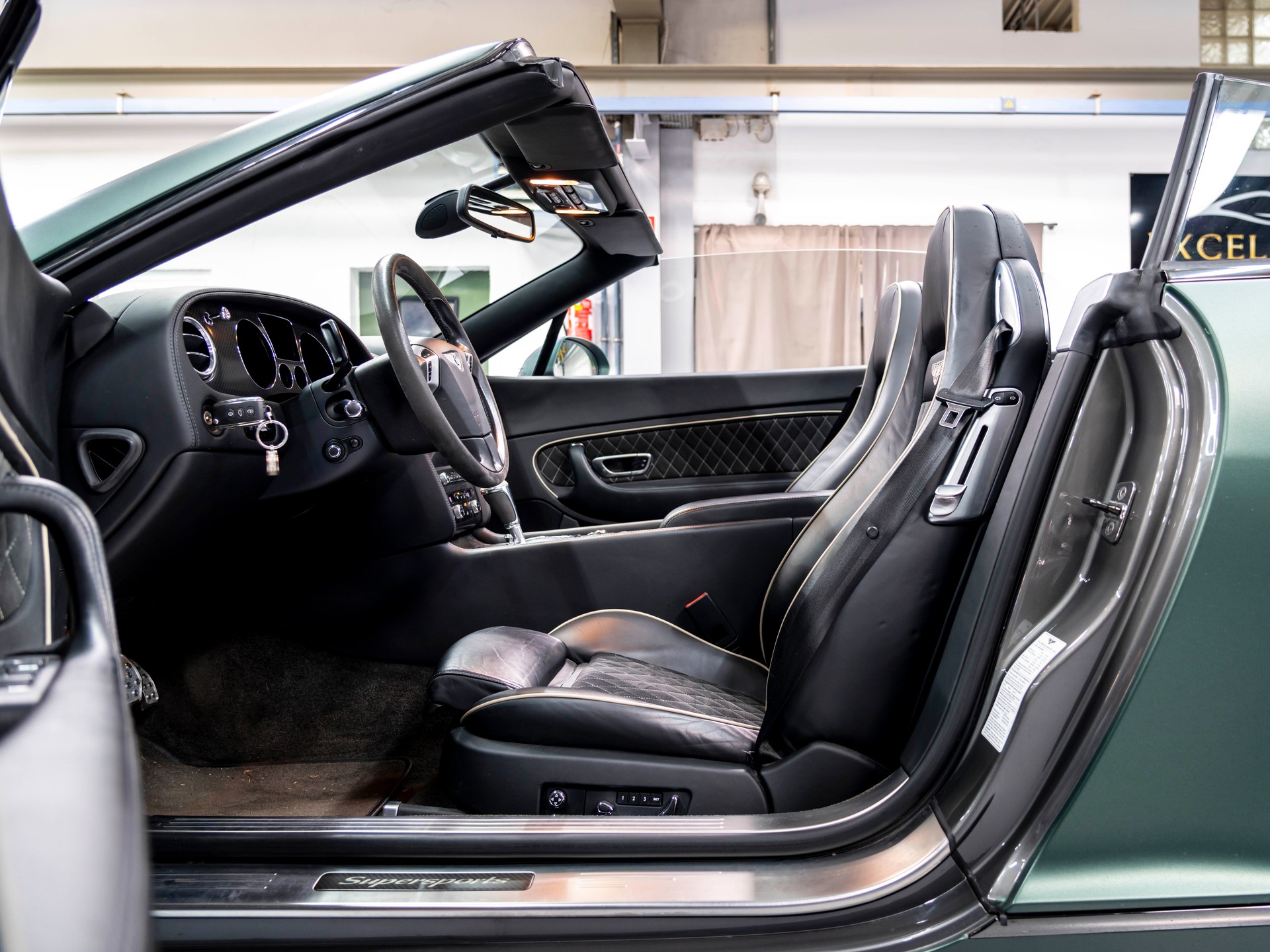BENTLEY Continental Supersports Convertible 6.0-image-24