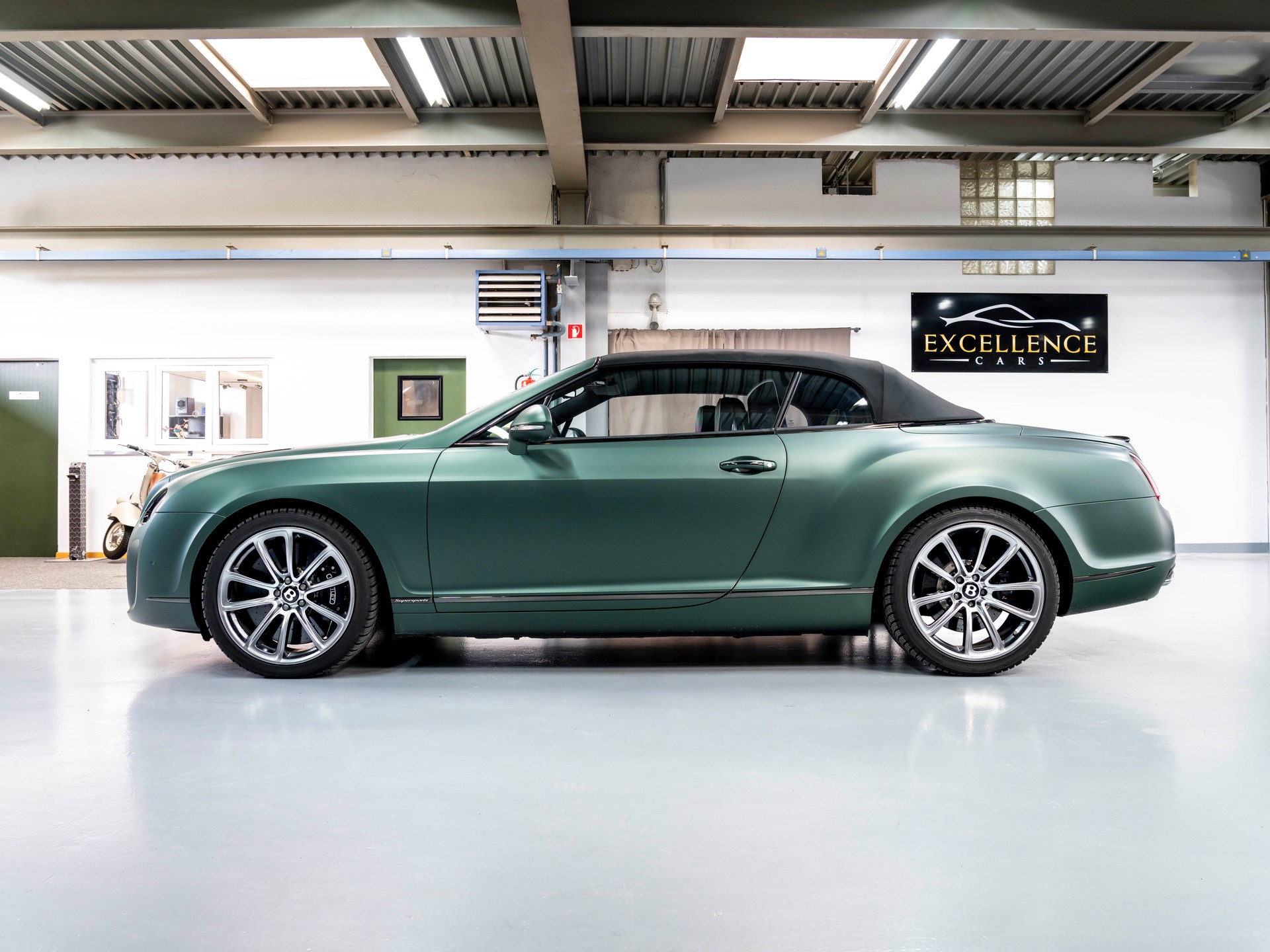 BENTLEY Continental Supersports Convertible 6.0-image-6