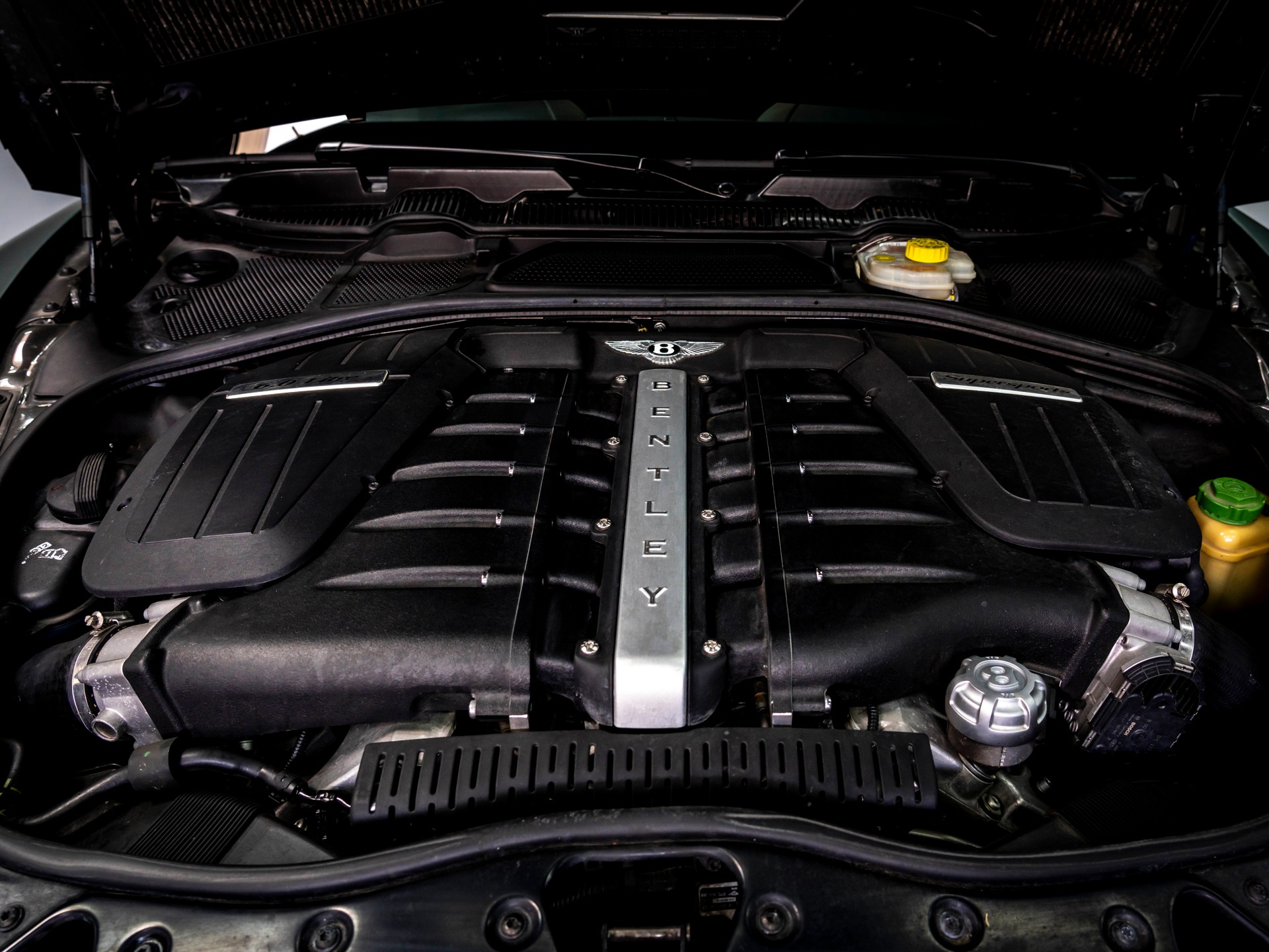BENTLEY Continental Supersports Convertible 6.0-image-29