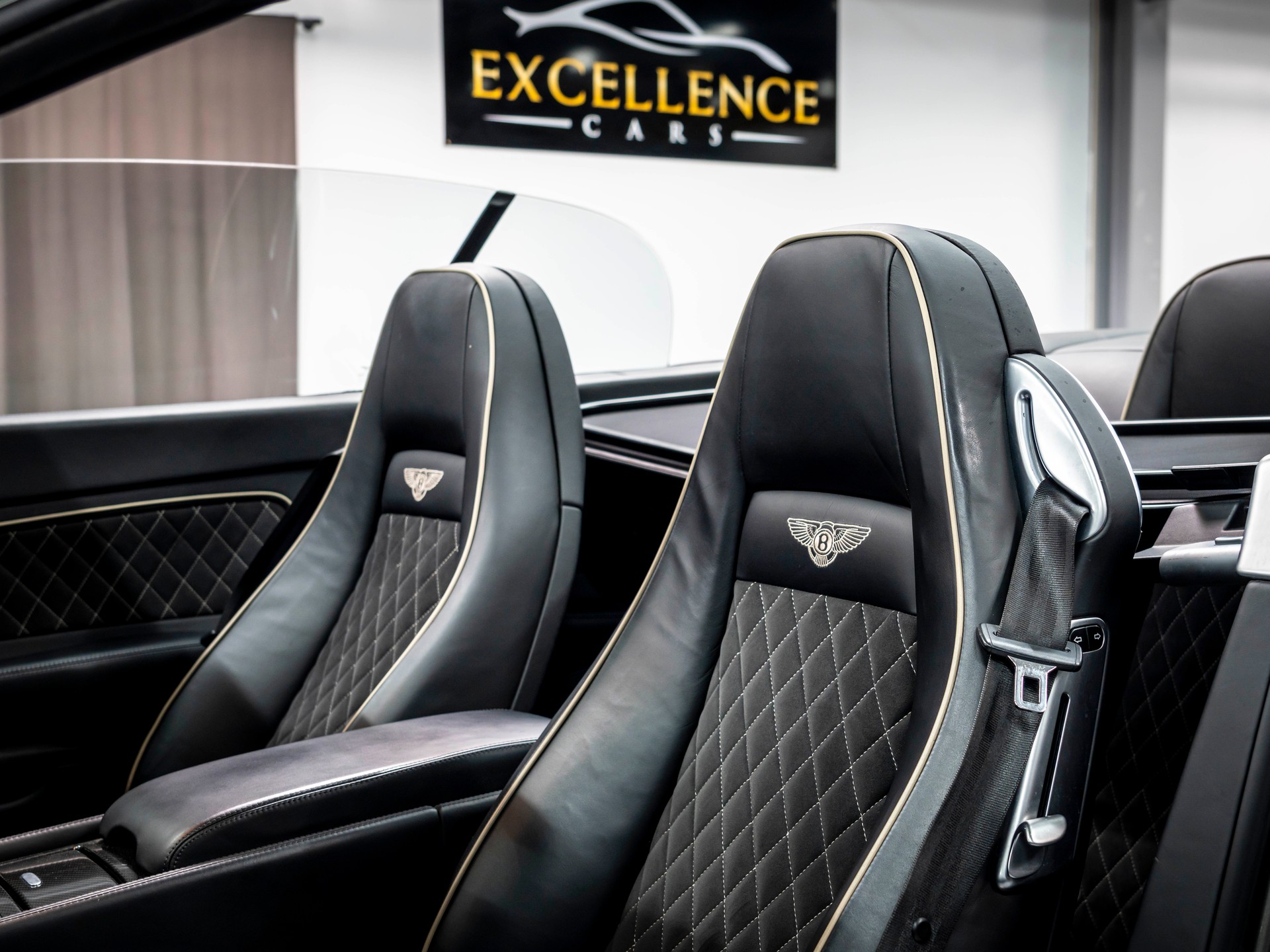 BENTLEY Continental Supersports Convertible 6.0-image-13