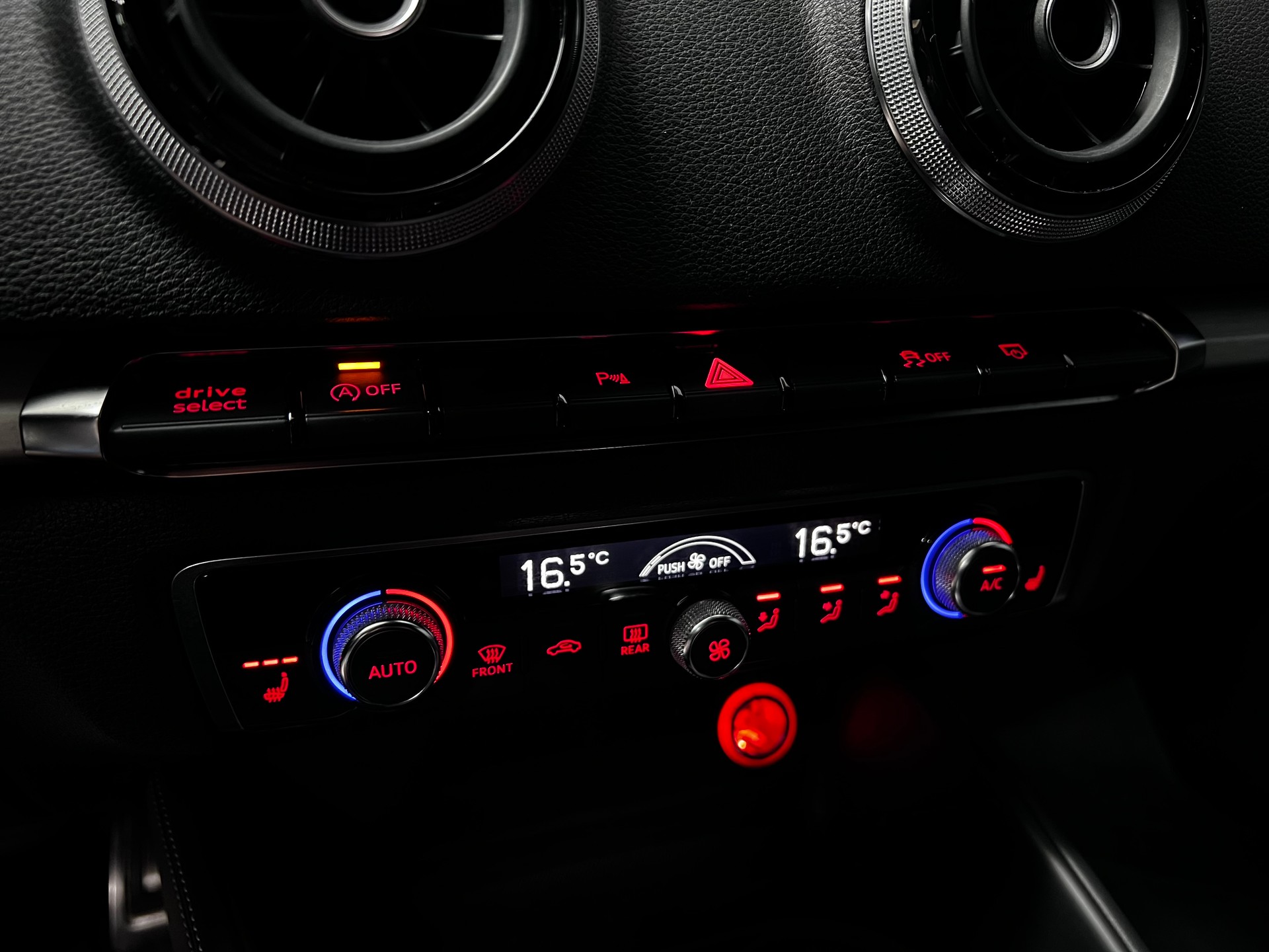 AUDI S3 Sportback 2.0 TFSI quattro S-tronic-image-11
