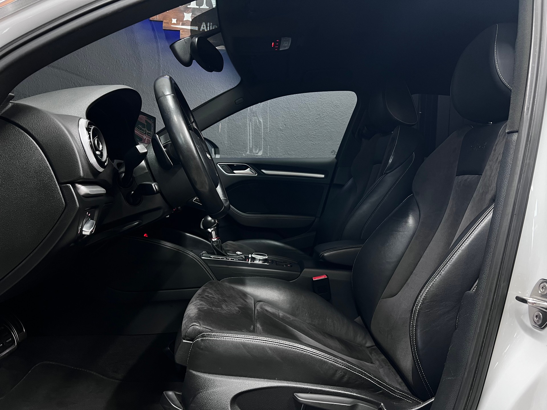 AUDI S3 Sportback 2.0 TFSI quattro S-tronic-image-7