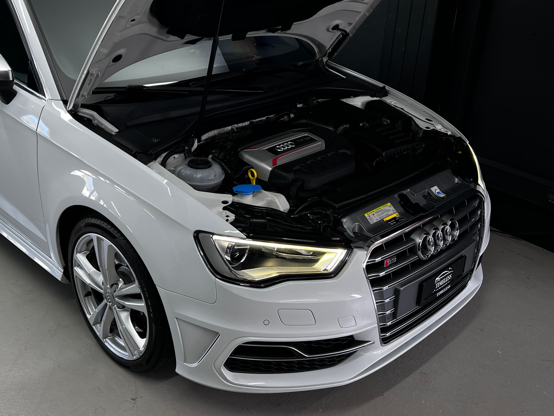 AUDI S3 Sportback 2.0 TFSI quattro S-tronic-image-2