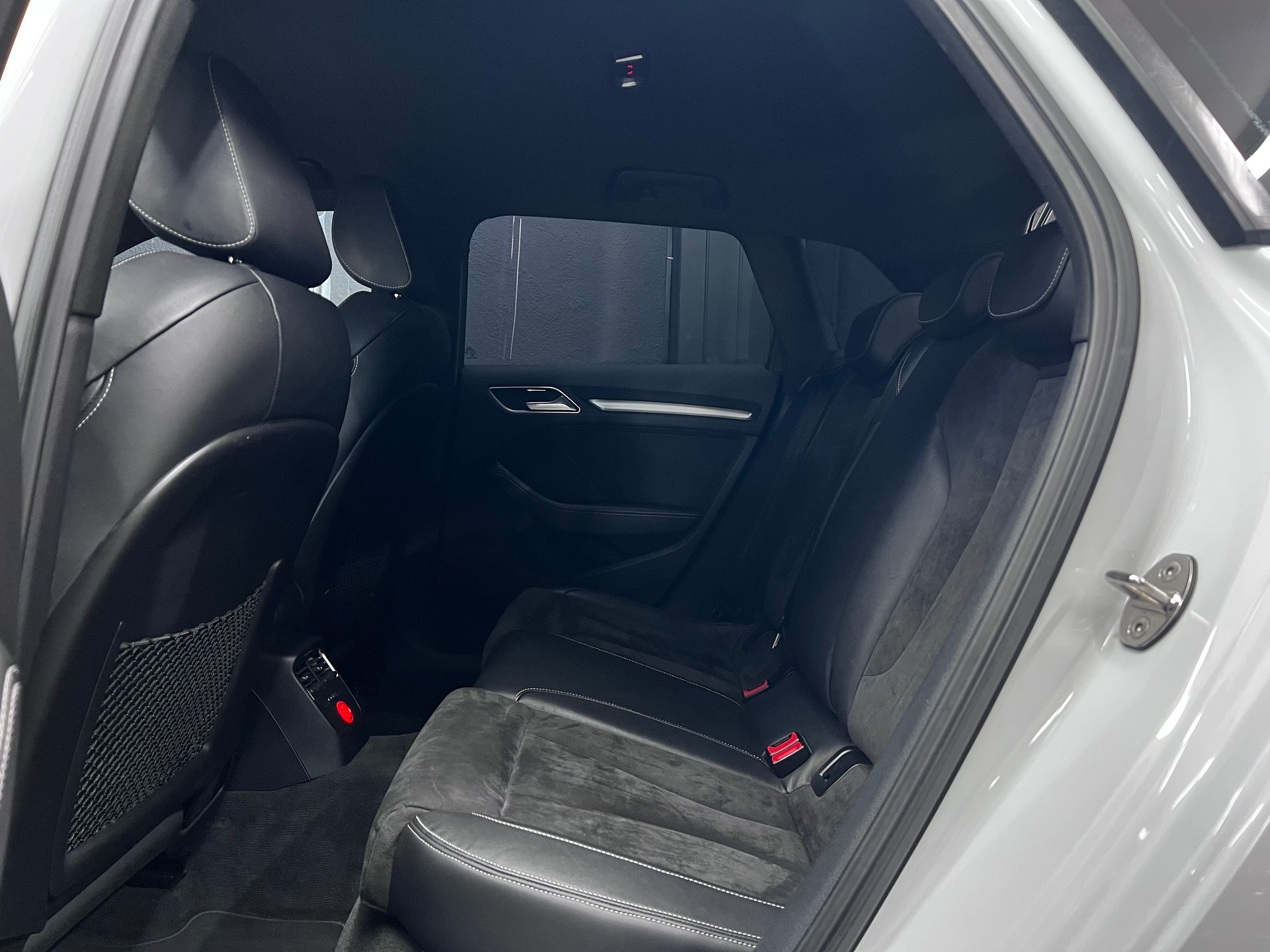 AUDI S3 Sportback 2.0 TFSI quattro S-tronic-image-12