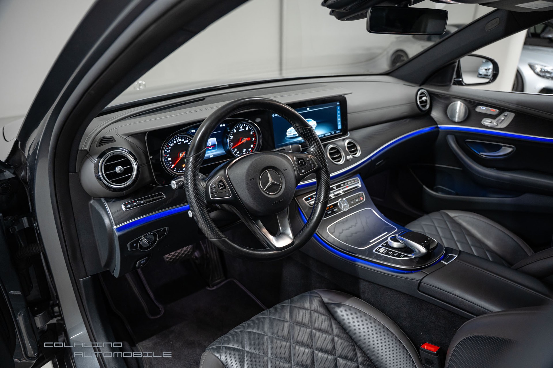 MERCEDES-BENZ E 400 Exclusive 4Matic 9G-Tronic-image-10