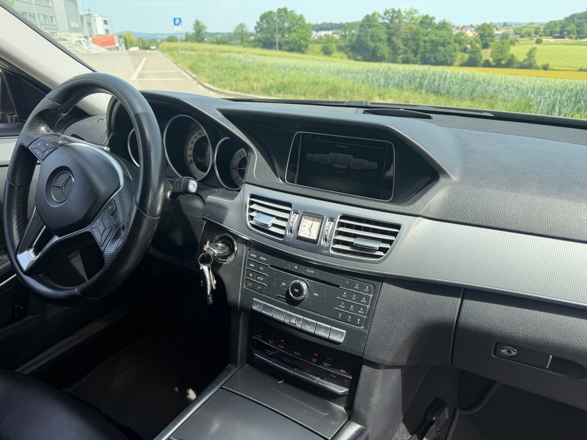 MERCEDES-BENZ E 220 BlueTEC 4Matic 7G-Tronic-image-7