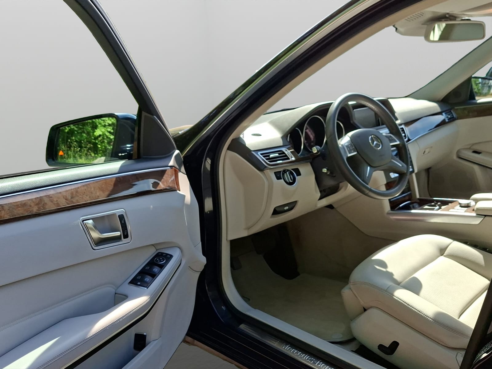 MERCEDES-BENZ E 350 BlueTEC 4Matic 7G-Tronic-image-11