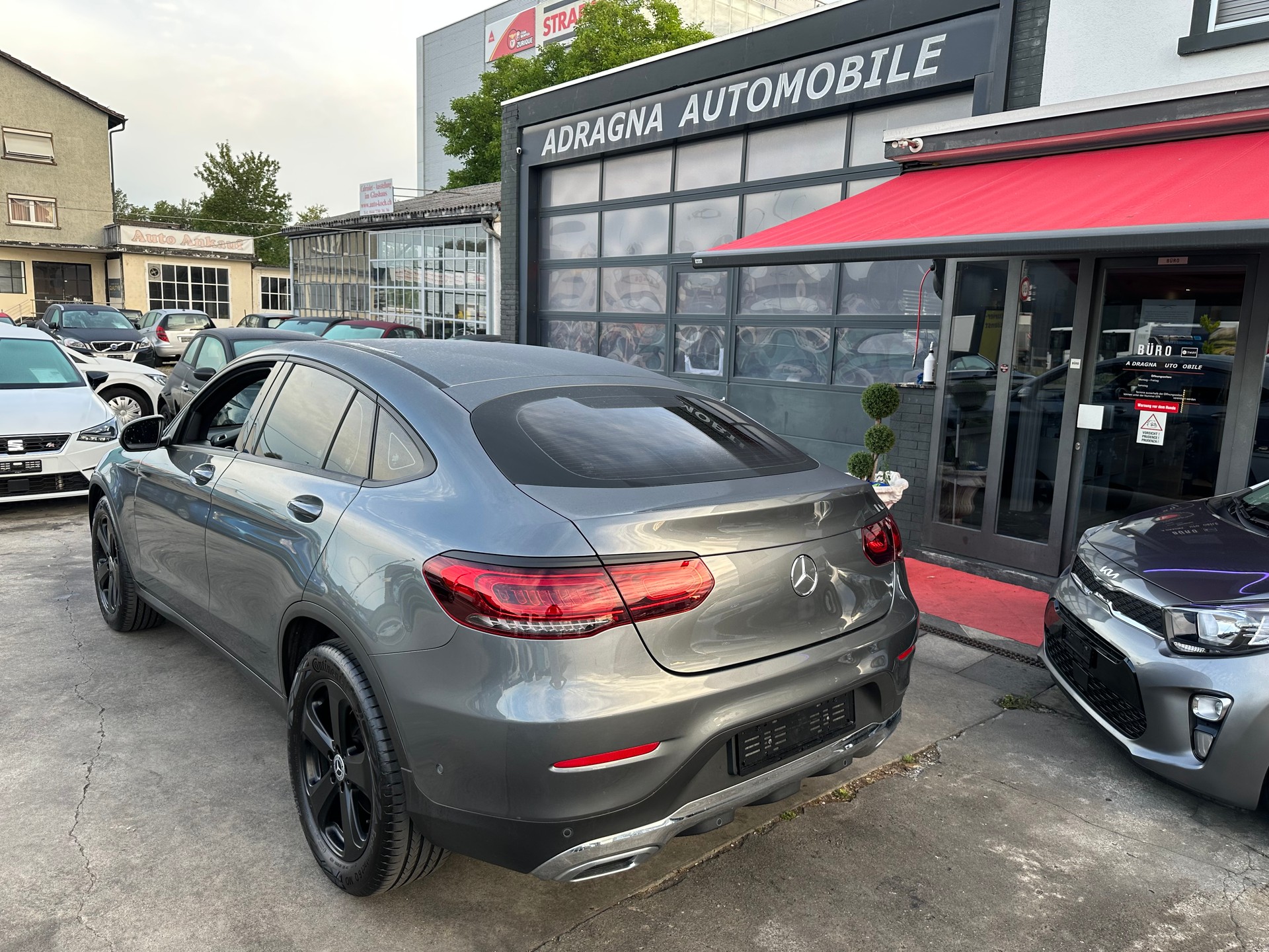 MERCEDES-BENZ GLC Coupé 200 4Matic 9G-Tronic-showroom-element-3