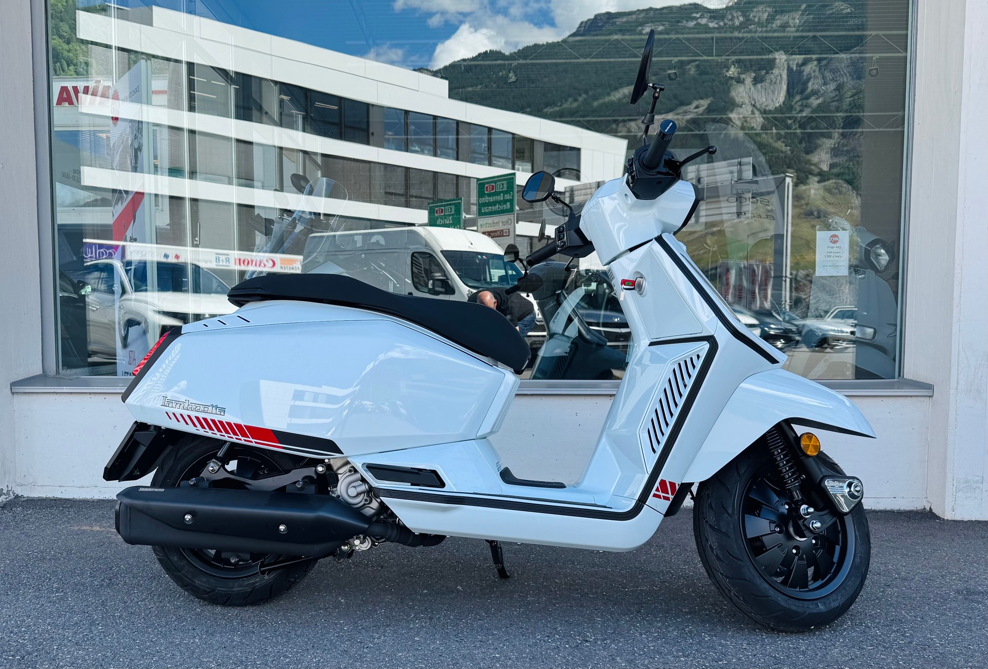 LAMBRETTA X 125-showroom-element-2