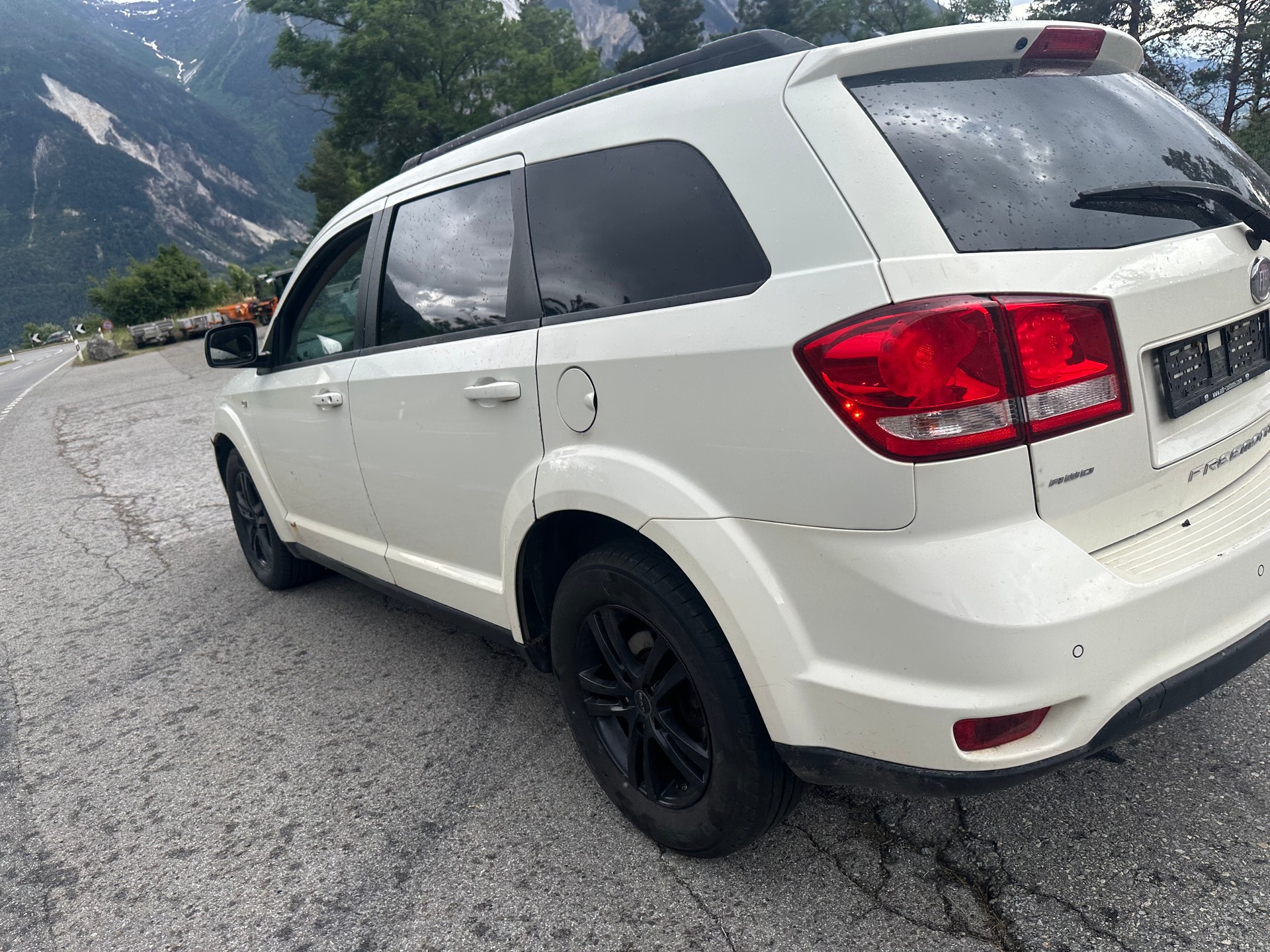 FIAT Freemont 2.0 MJ Lounge AWD Automat-image-1