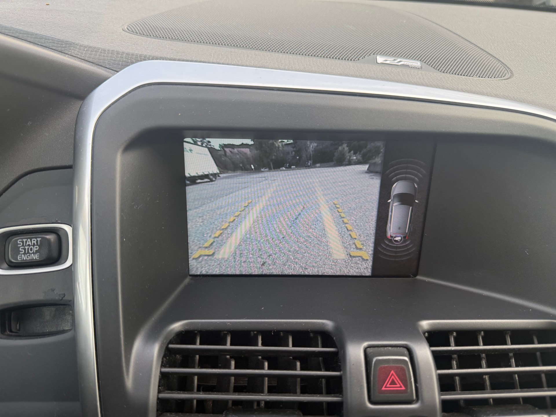 VOLVO XC60 T6 AWD R-Design Geartronic-image-14