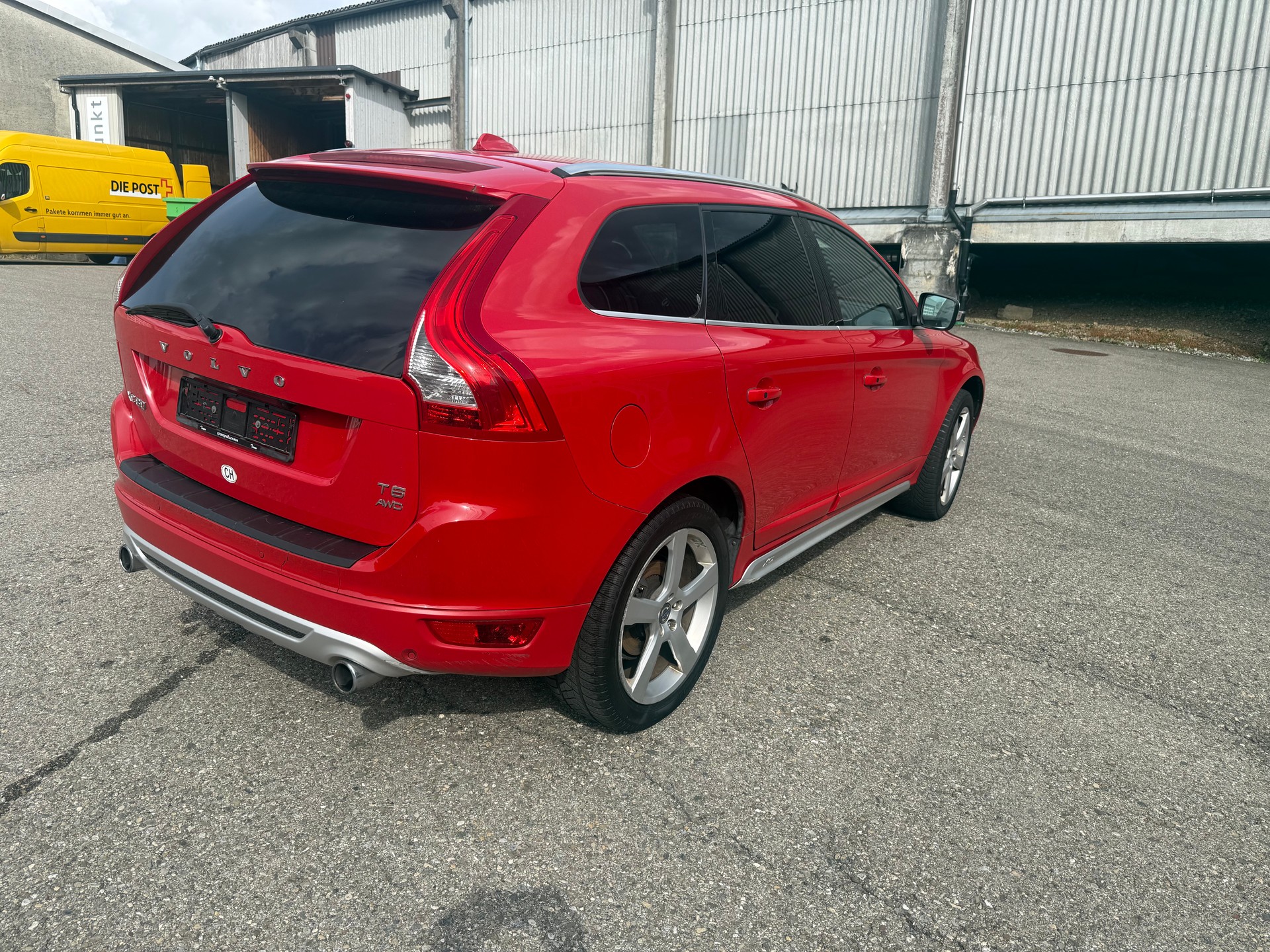 VOLVO XC60 T6 AWD R-Design Geartronic-image-3