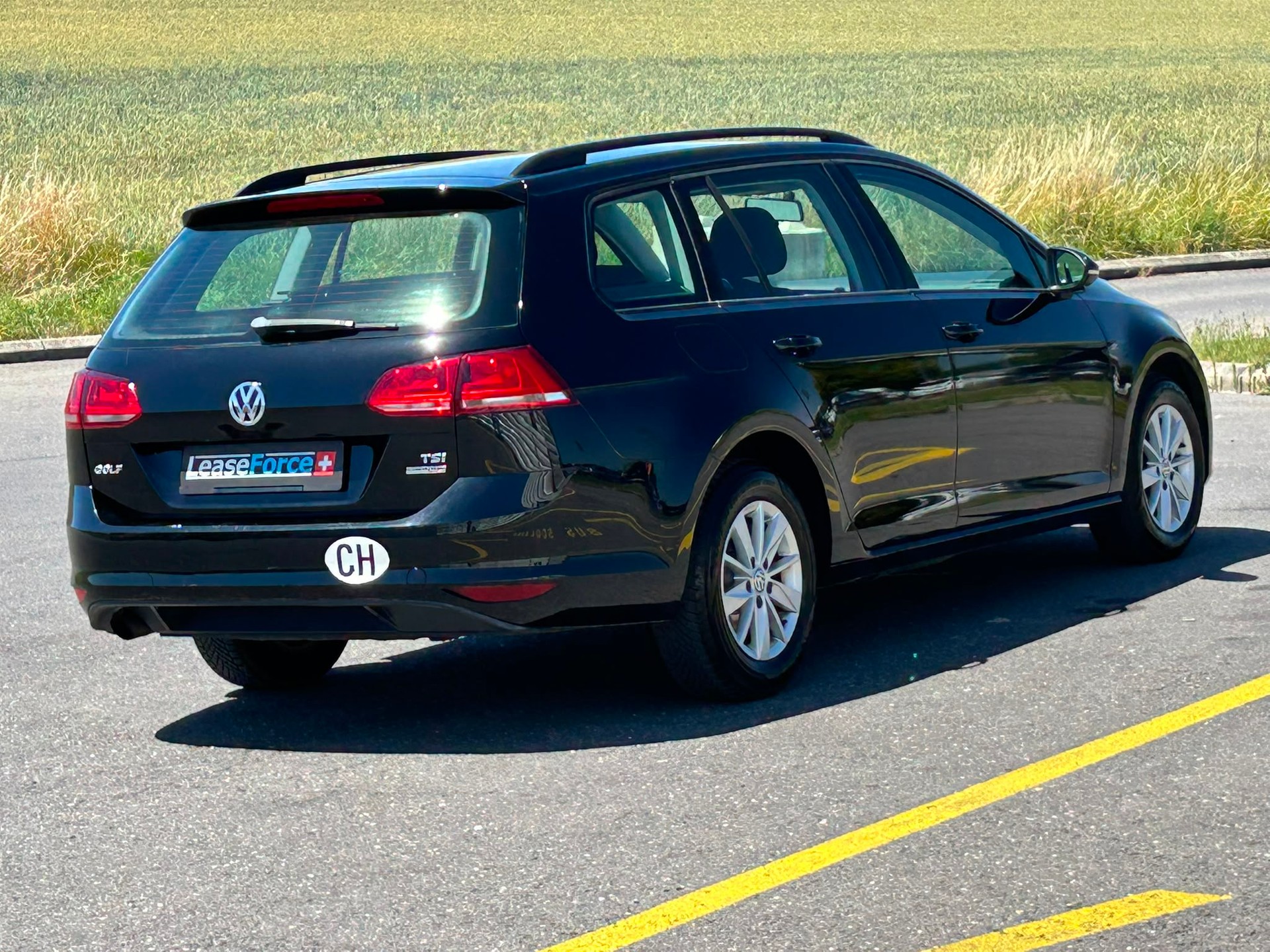 VW Break Variant 1.2 TSI-image-11
