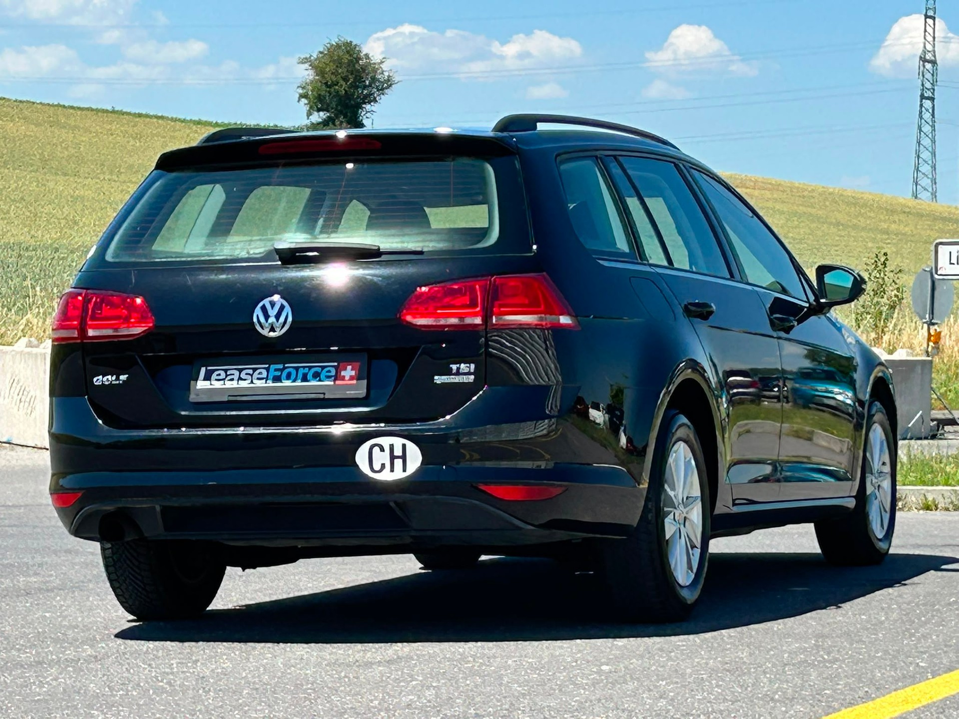 VW Break Variant 1.2 TSI-image-12