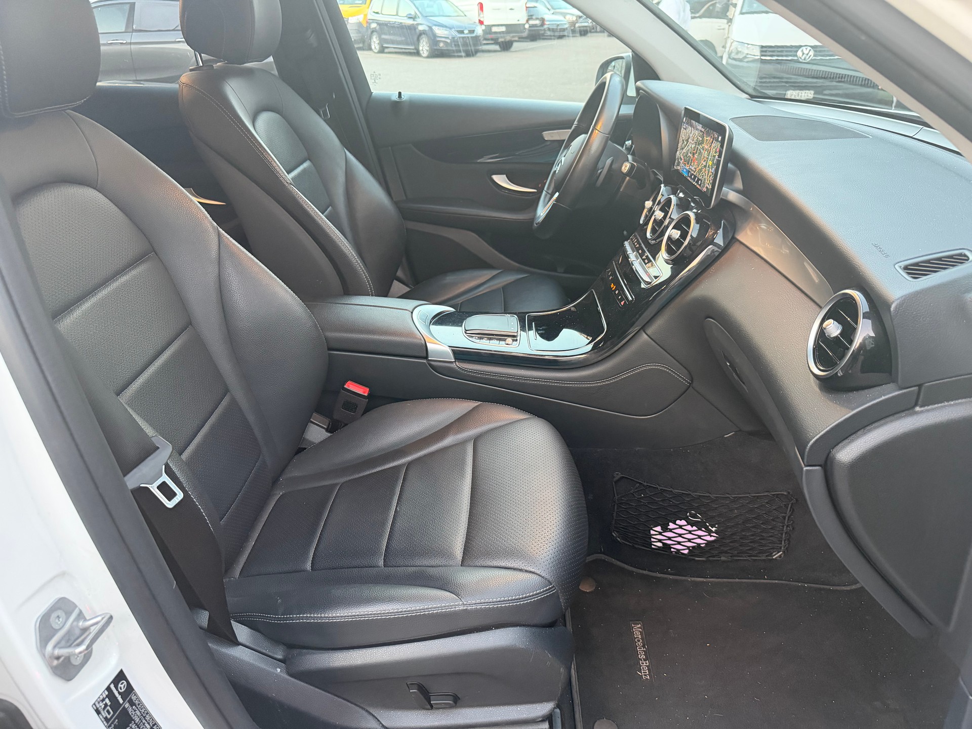 MERCEDES-BENZ GLC 200 4Matic 9G-Tronic-image-13