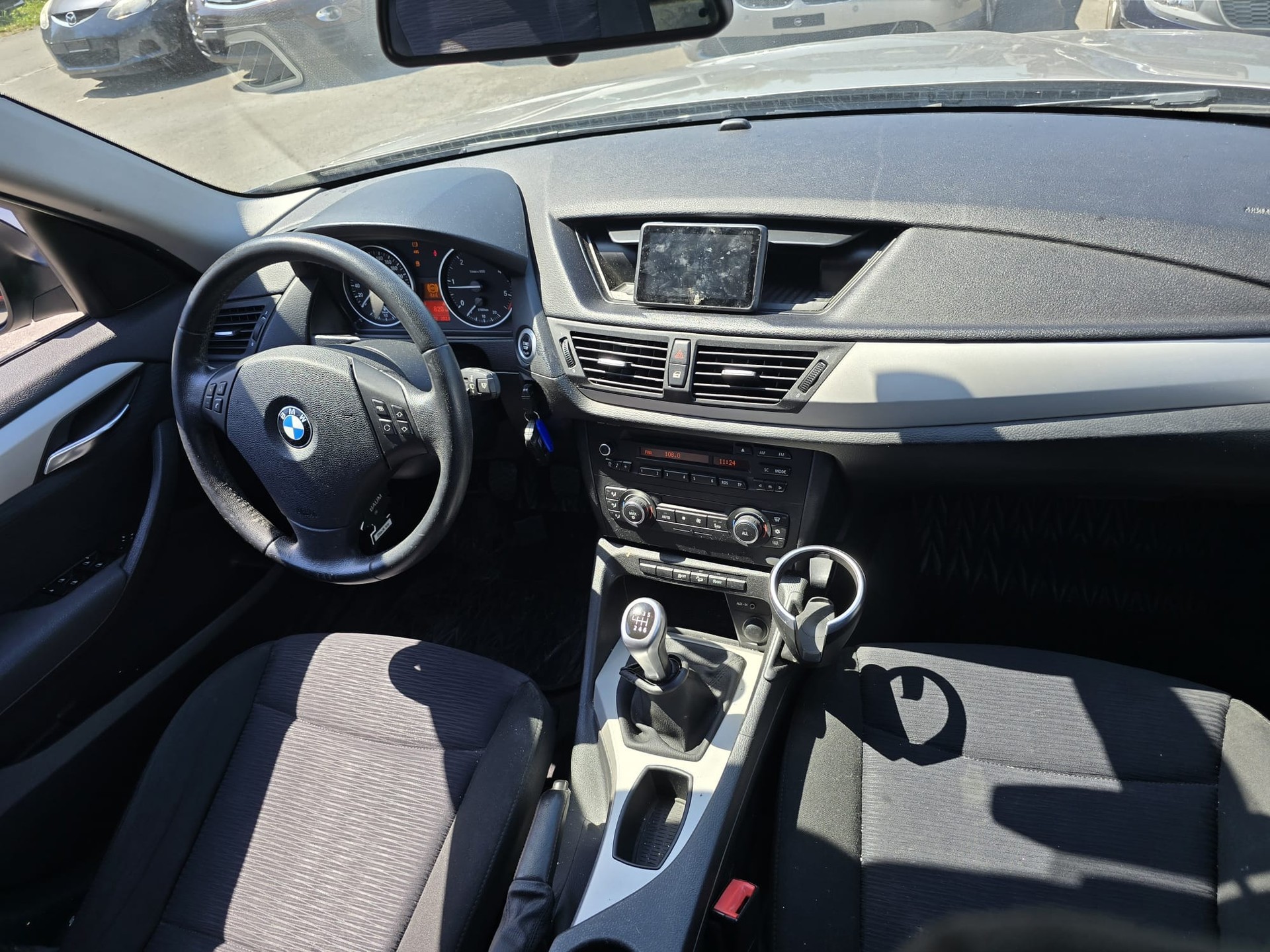 BMW X1 xDrive 18d-image-12