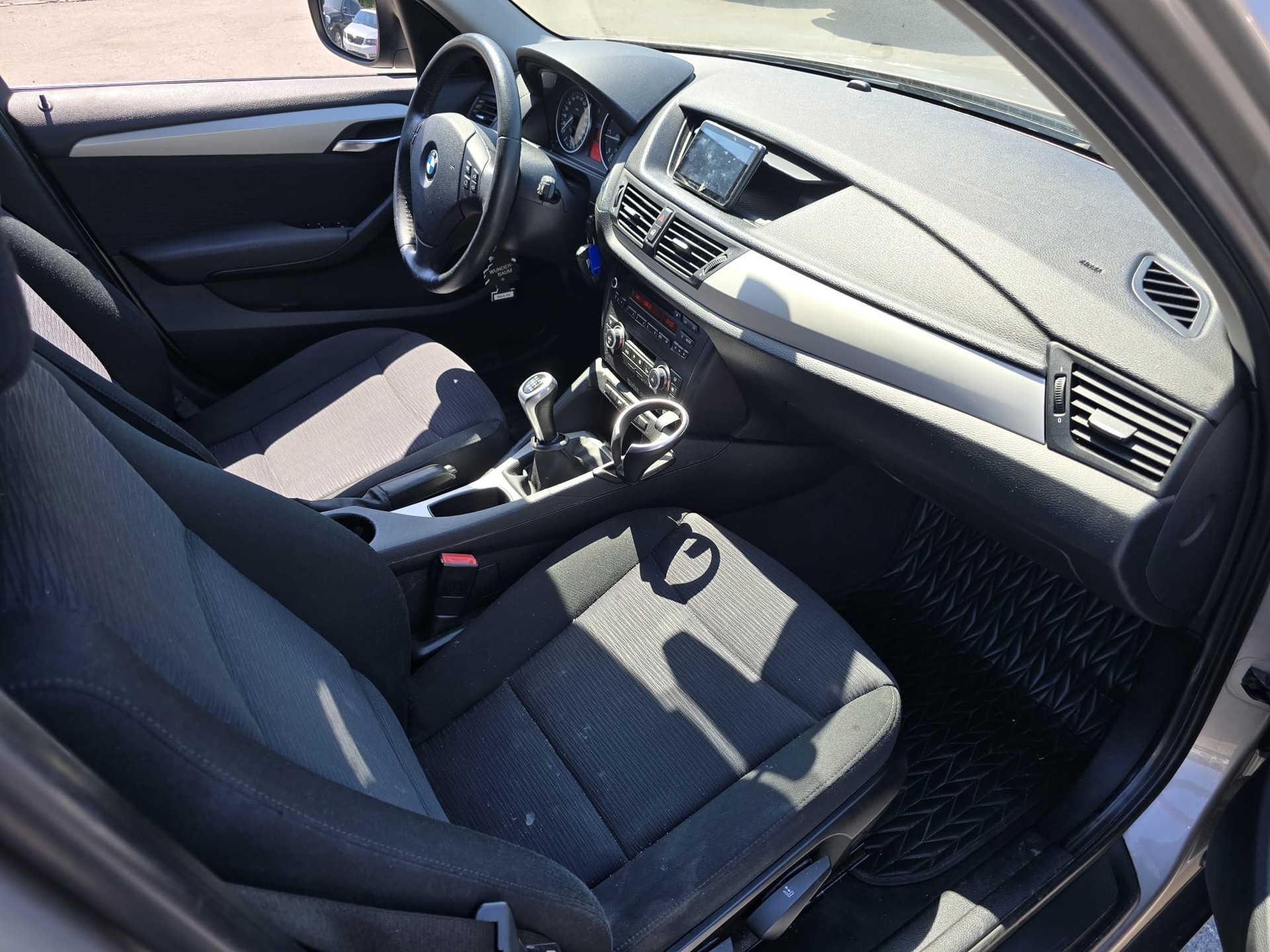 BMW X1 xDrive 18d-image-13
