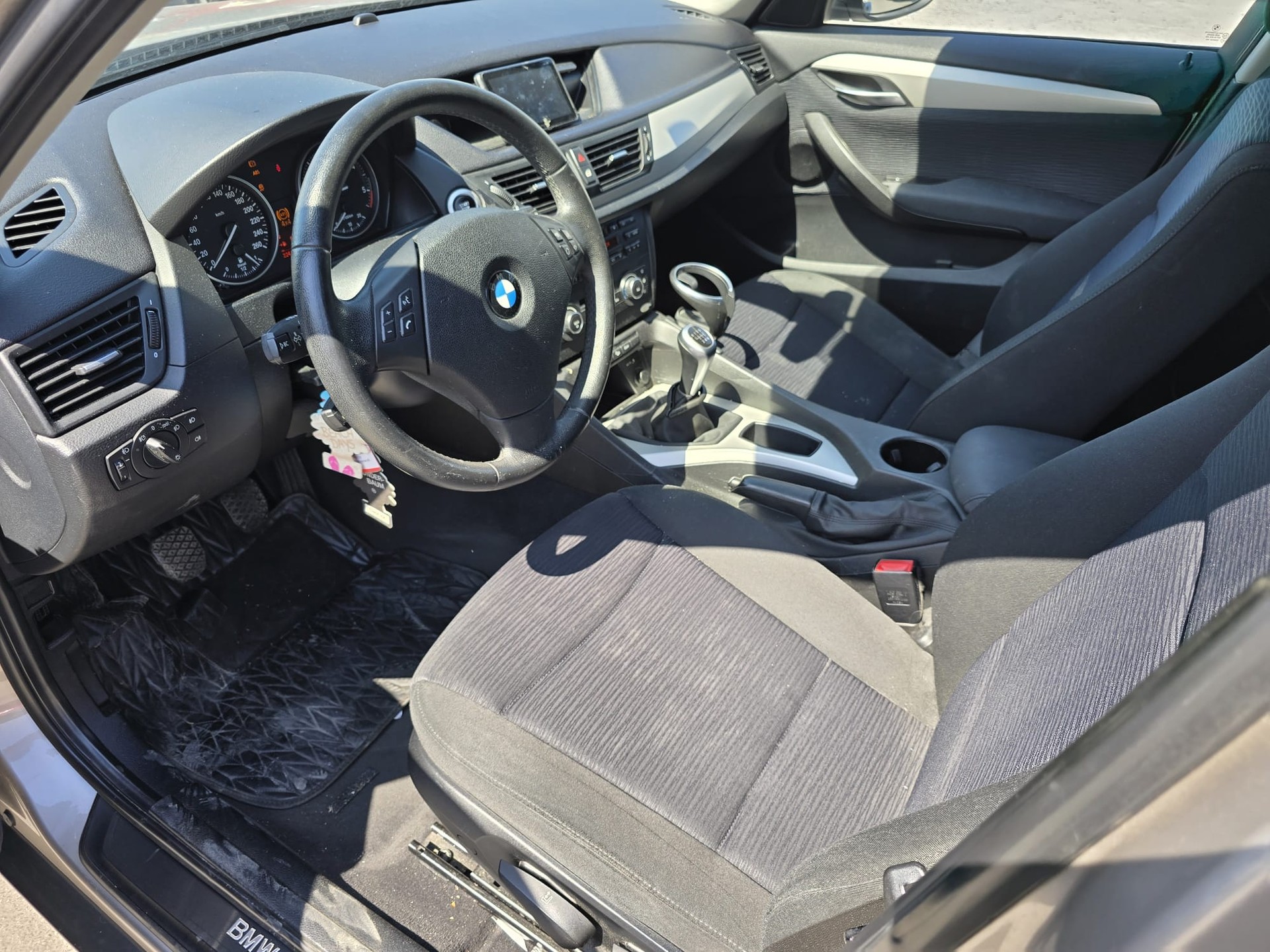 BMW X1 xDrive 18d-image-9