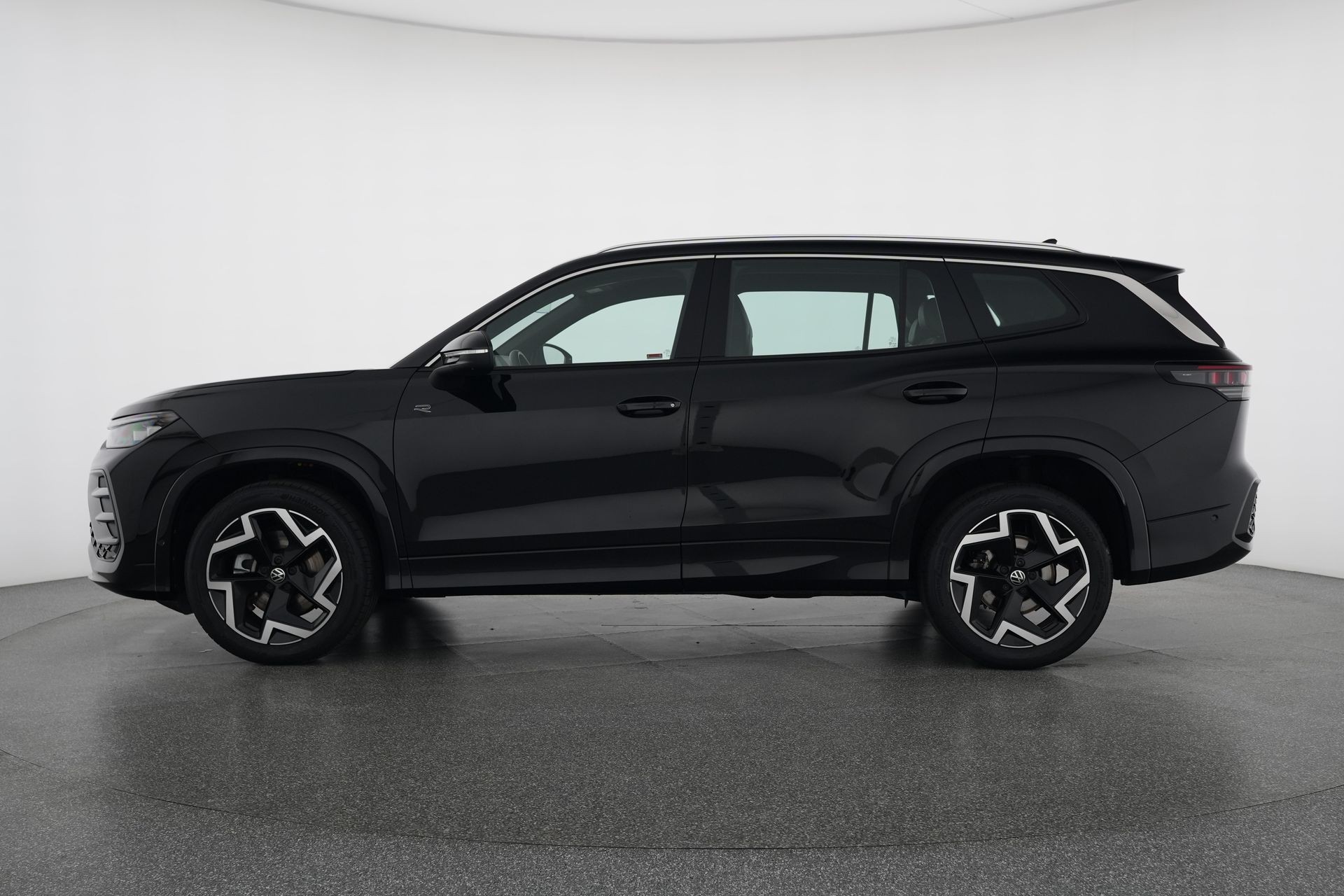 VW Tayron 2.0 TSI R-Line DSG 4Motion-image-2