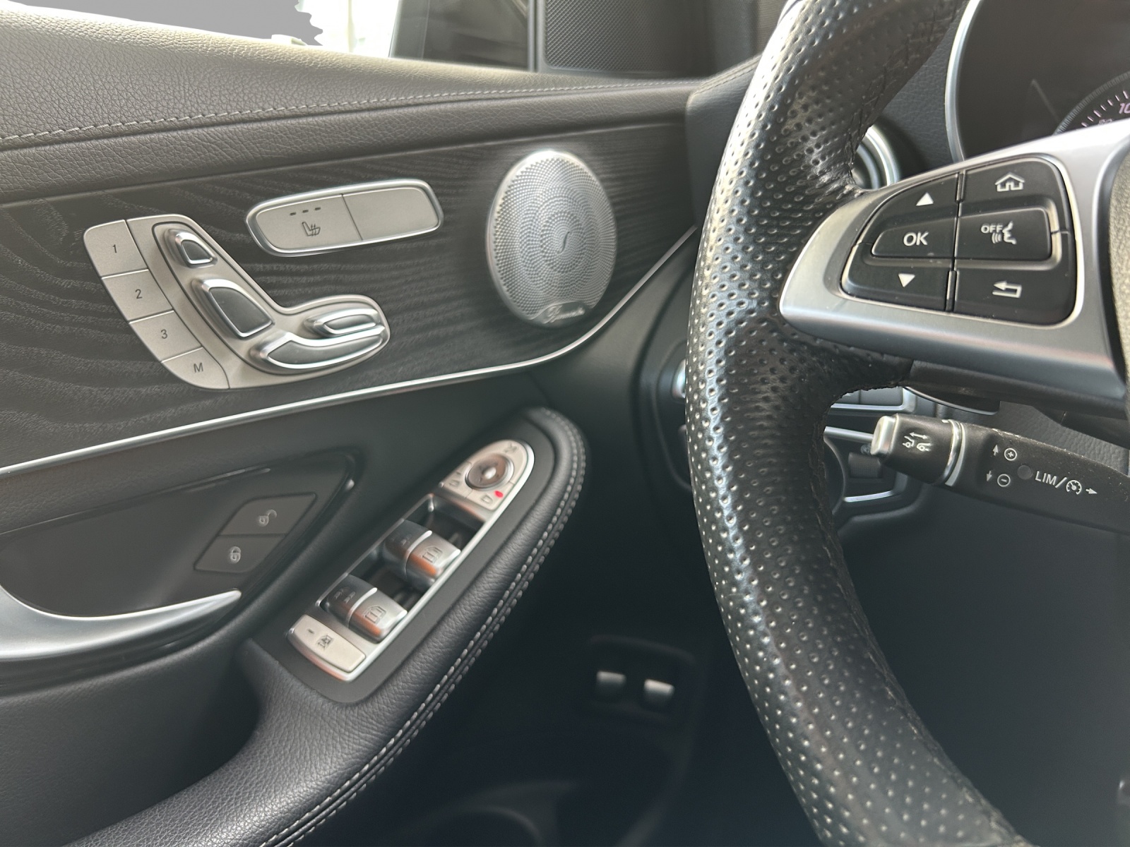 MERCEDES-BENZ GLC 250 d AMG Line 4Matic 9G-Tronic-image-12