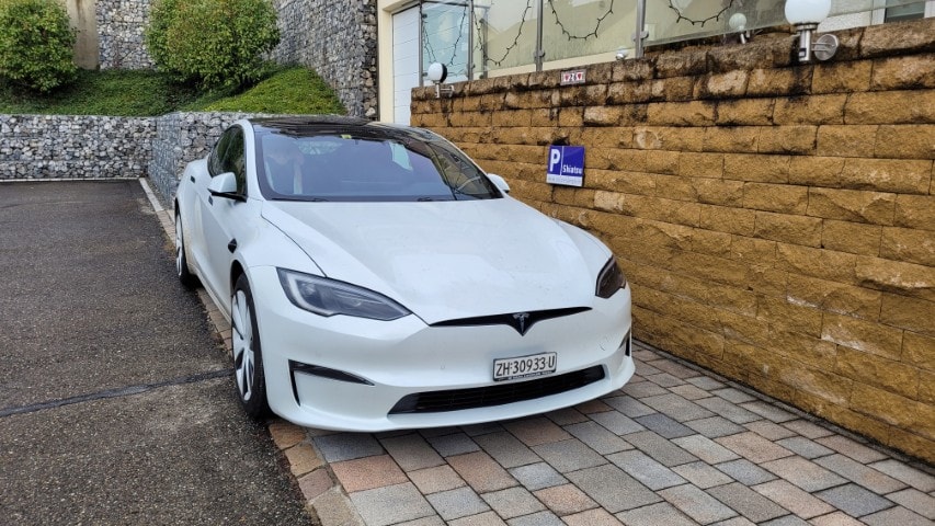 TESLA Model S 100 kWh Plaid-image-11