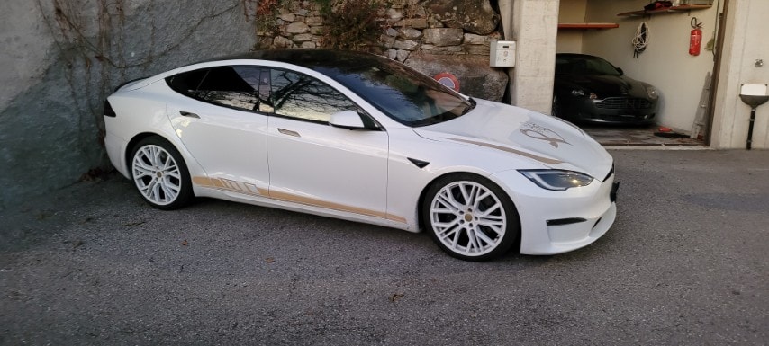 TESLA Model S 100 kWh Plaid-image-9