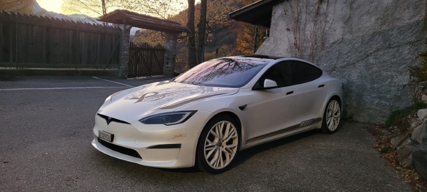 TESLA Model S 100 kWh Plaid-image-8