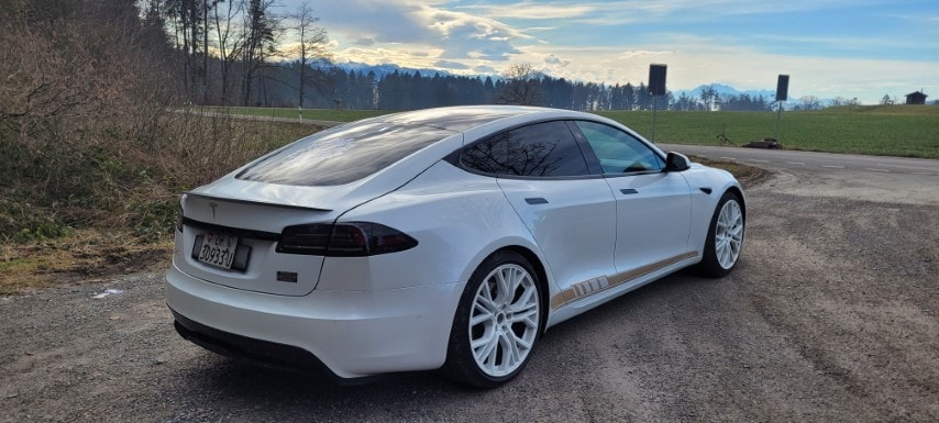 TESLA Model S 100 kWh Plaid-image-3